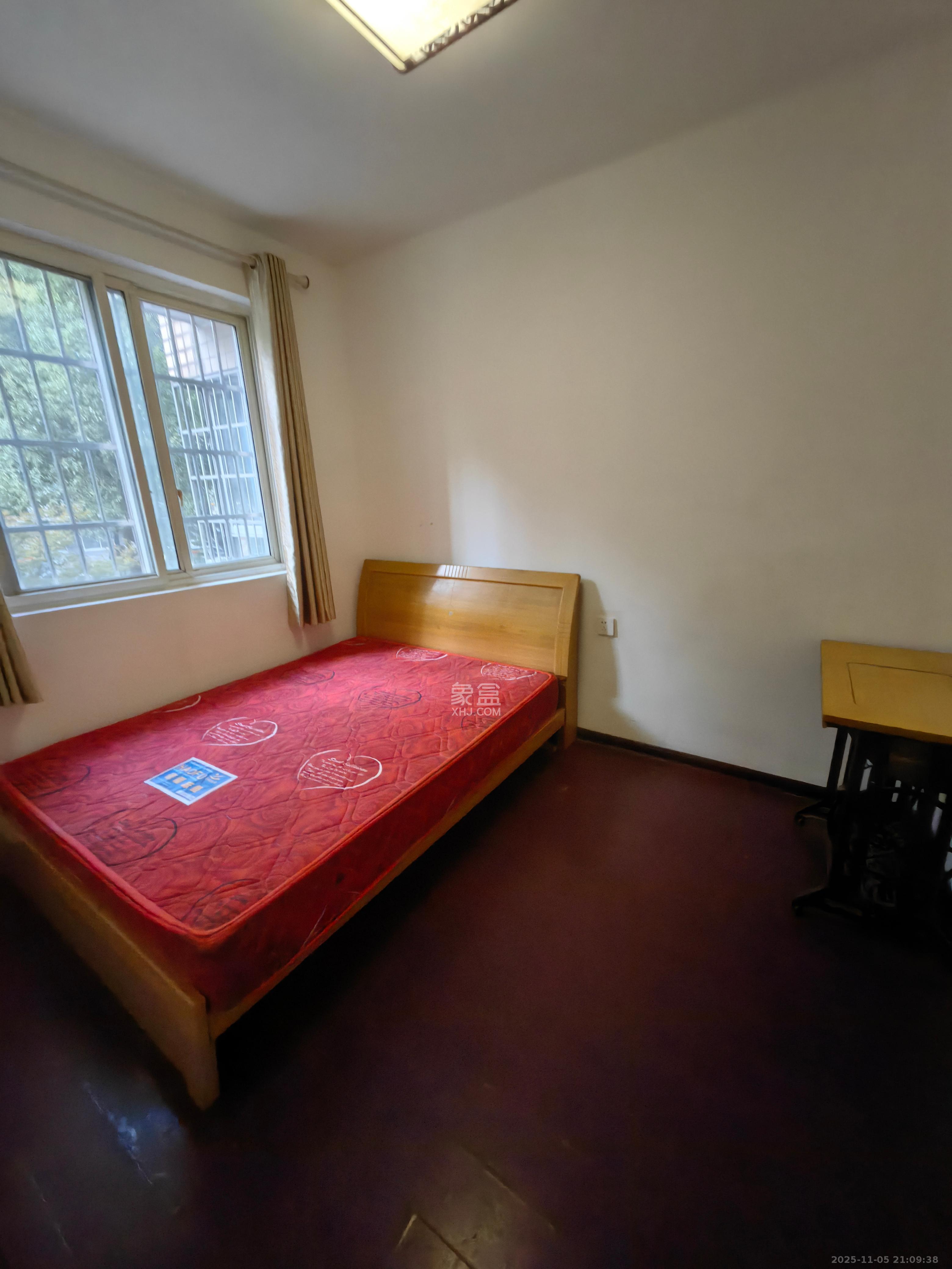 麓谷锦和园  3室2厅1卫    2000.0元/月室内图