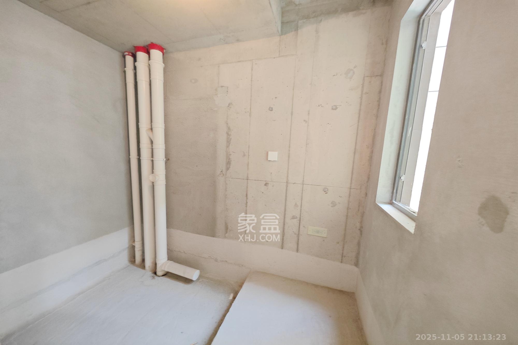 旭辉国悦府  4室2厅2卫    140.0万其他