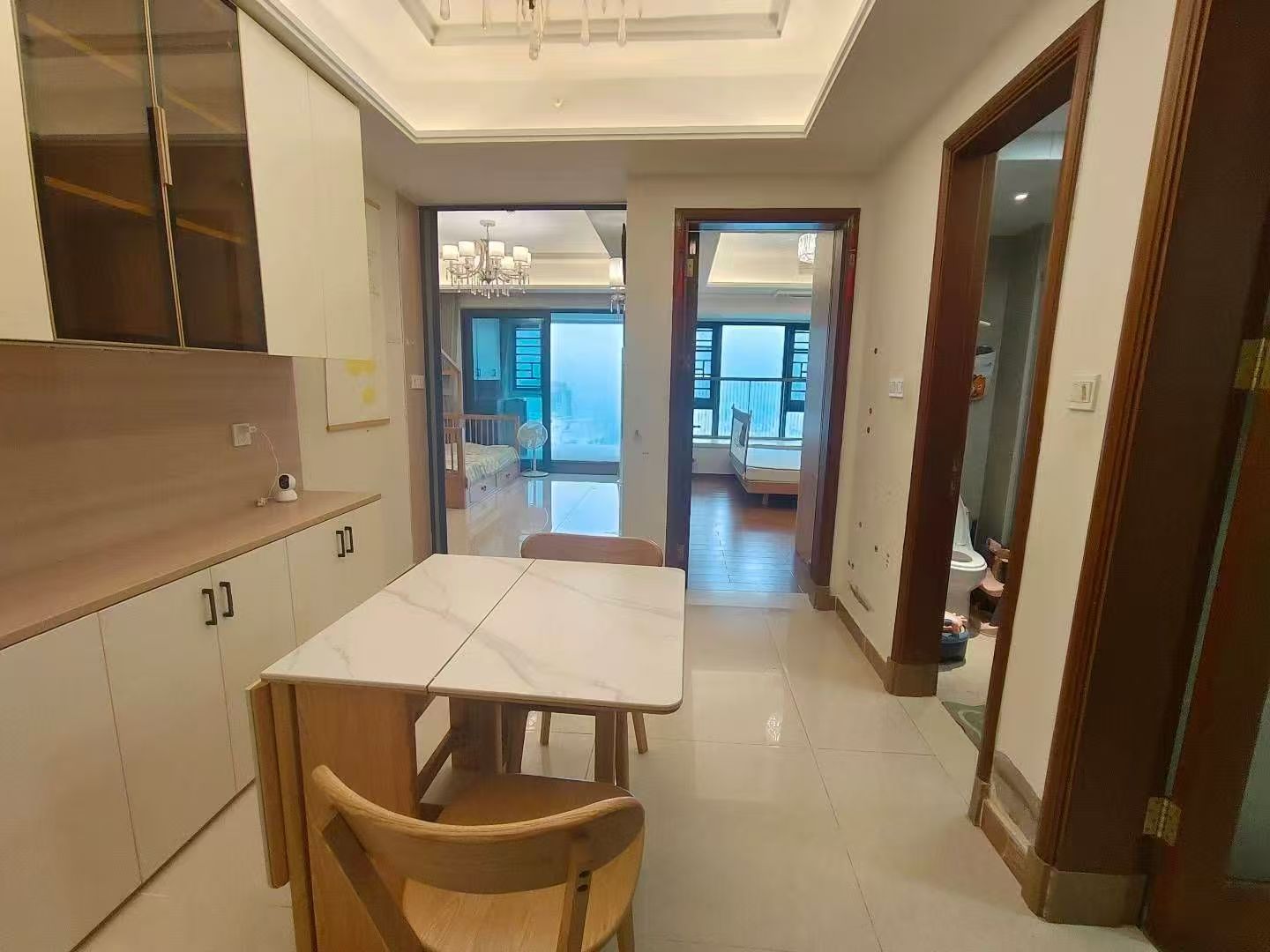 恒大美丽沙天璟湾  1室2厅1卫    2500.0元/月室内图