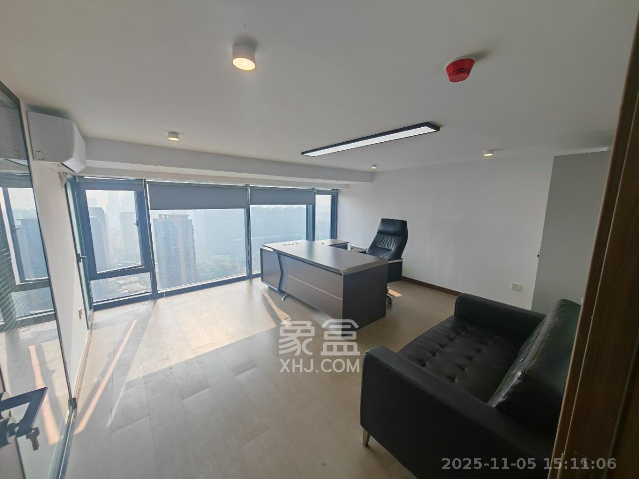 京武浪琴山三期（京武中心）  4室1厅1卫    12000.0元/月室内图