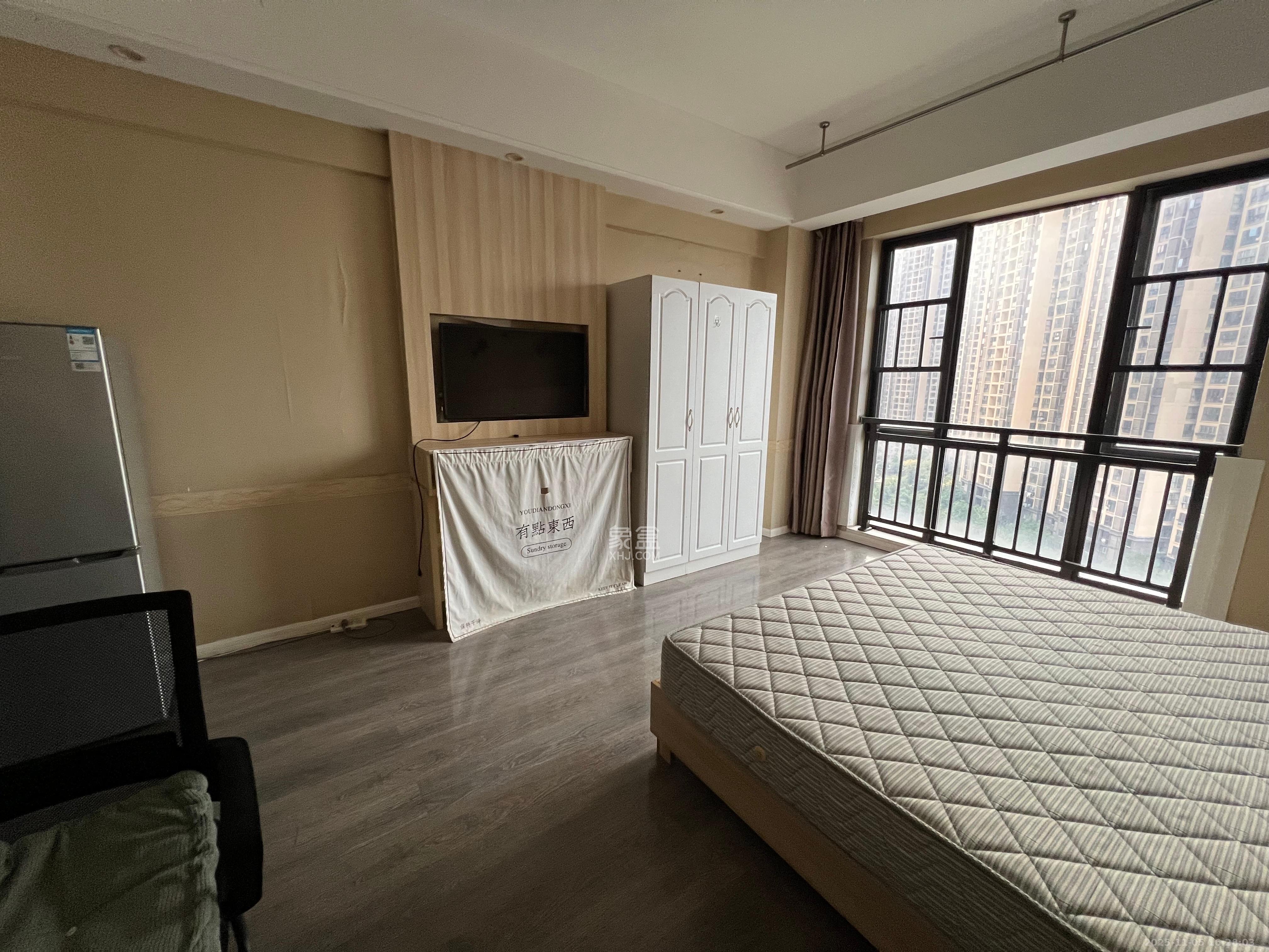 梅溪鑫苑名家  1室1厅1卫    1300.0元/月室内图