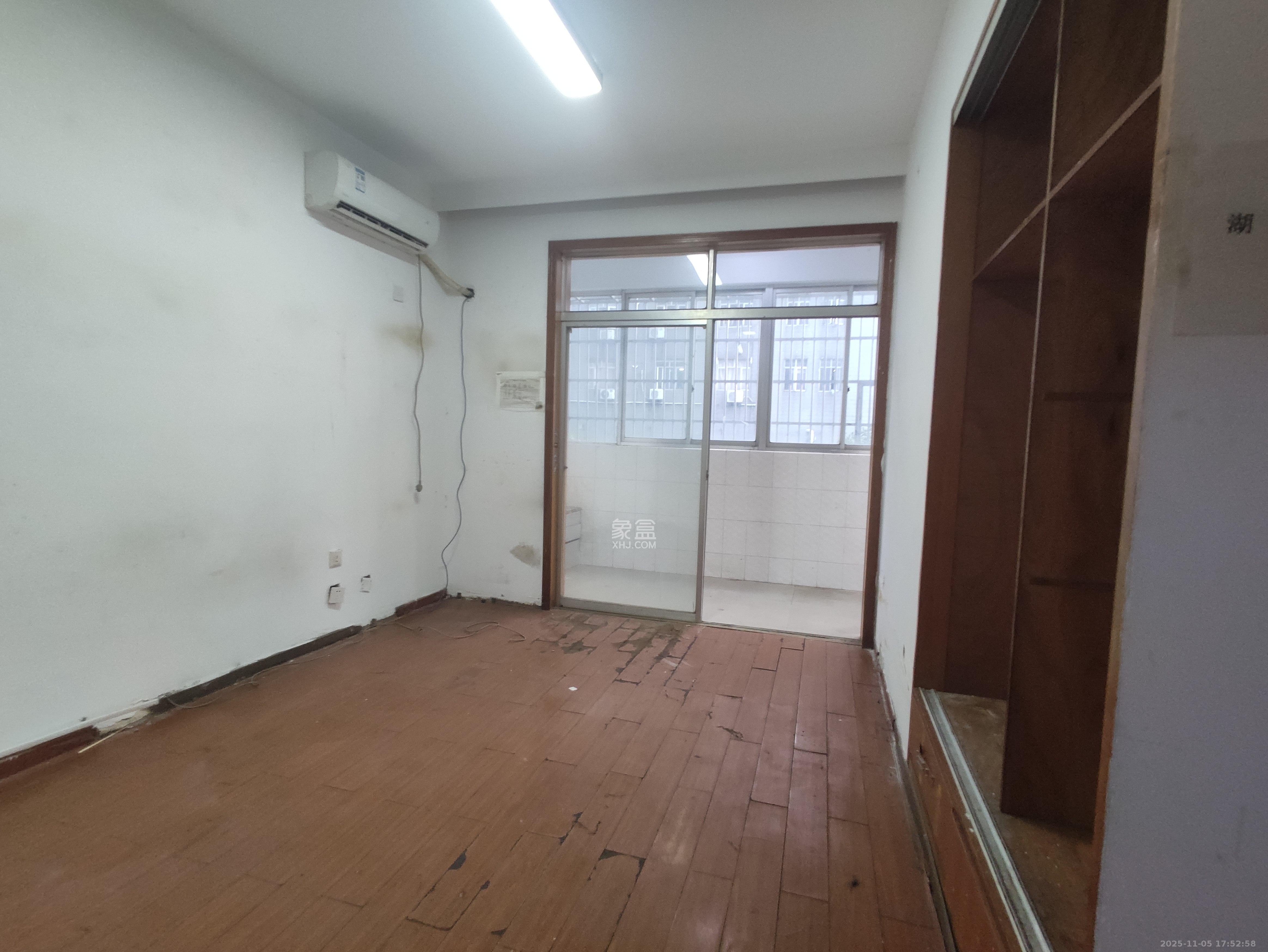 华瑞电子商厦（湖南科佳摄影城）  1室1厅1卫    3200.0元/月室内图