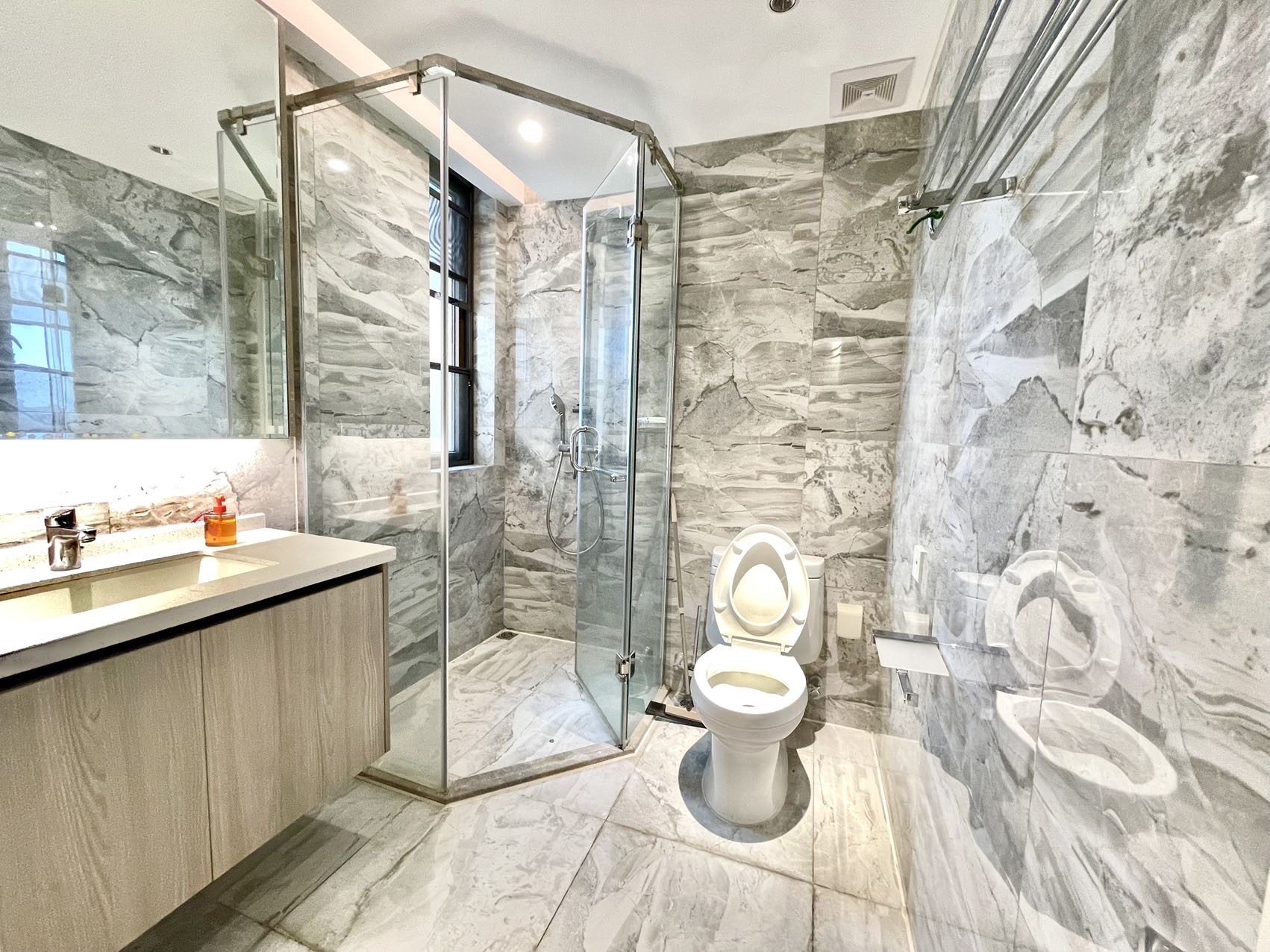 海航豪庭北苑  5室2厅4卫    9500.0元/月室内图