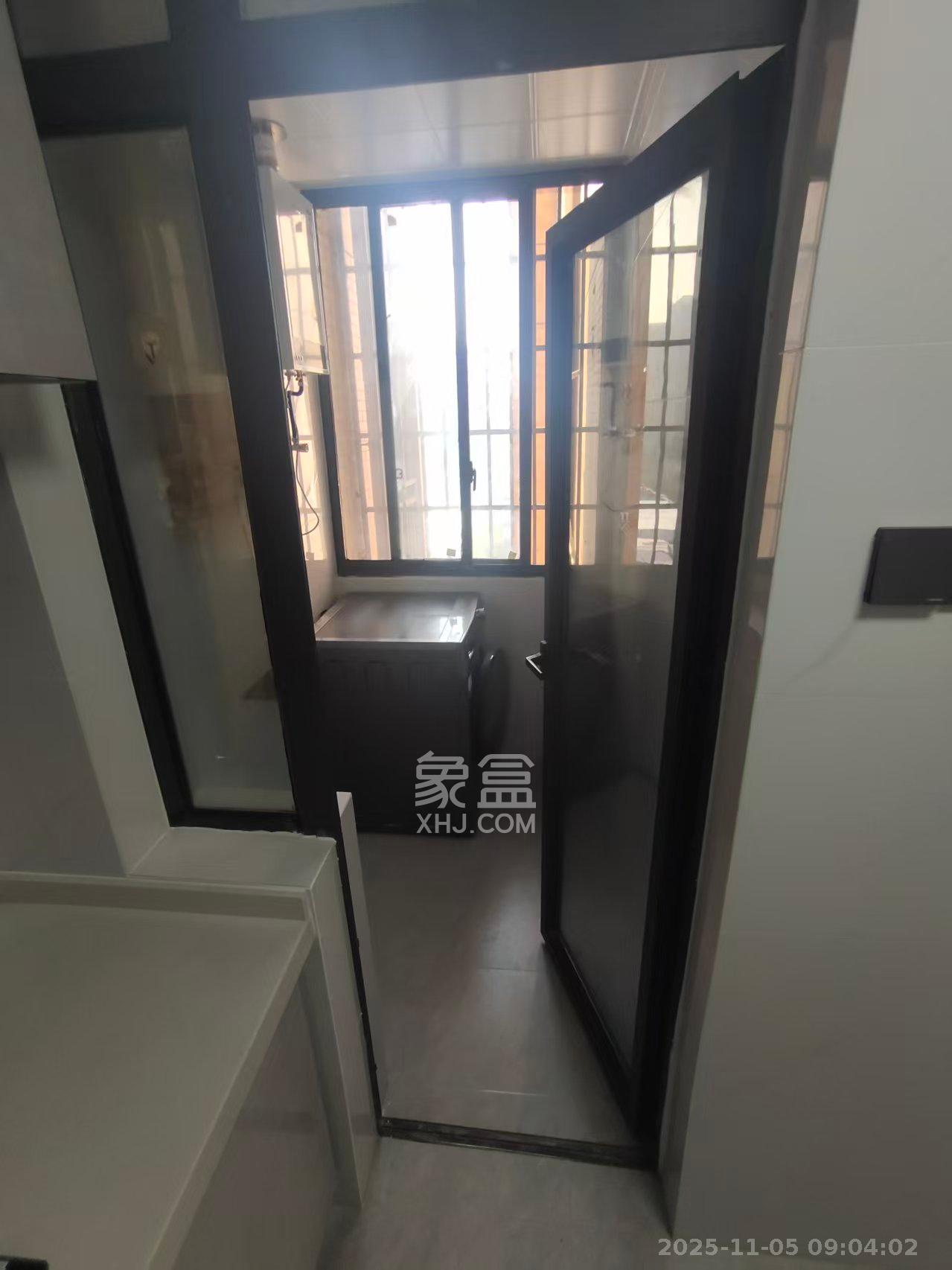 东岸梅园小区  2室1厅1卫    2300.0元/月室内图