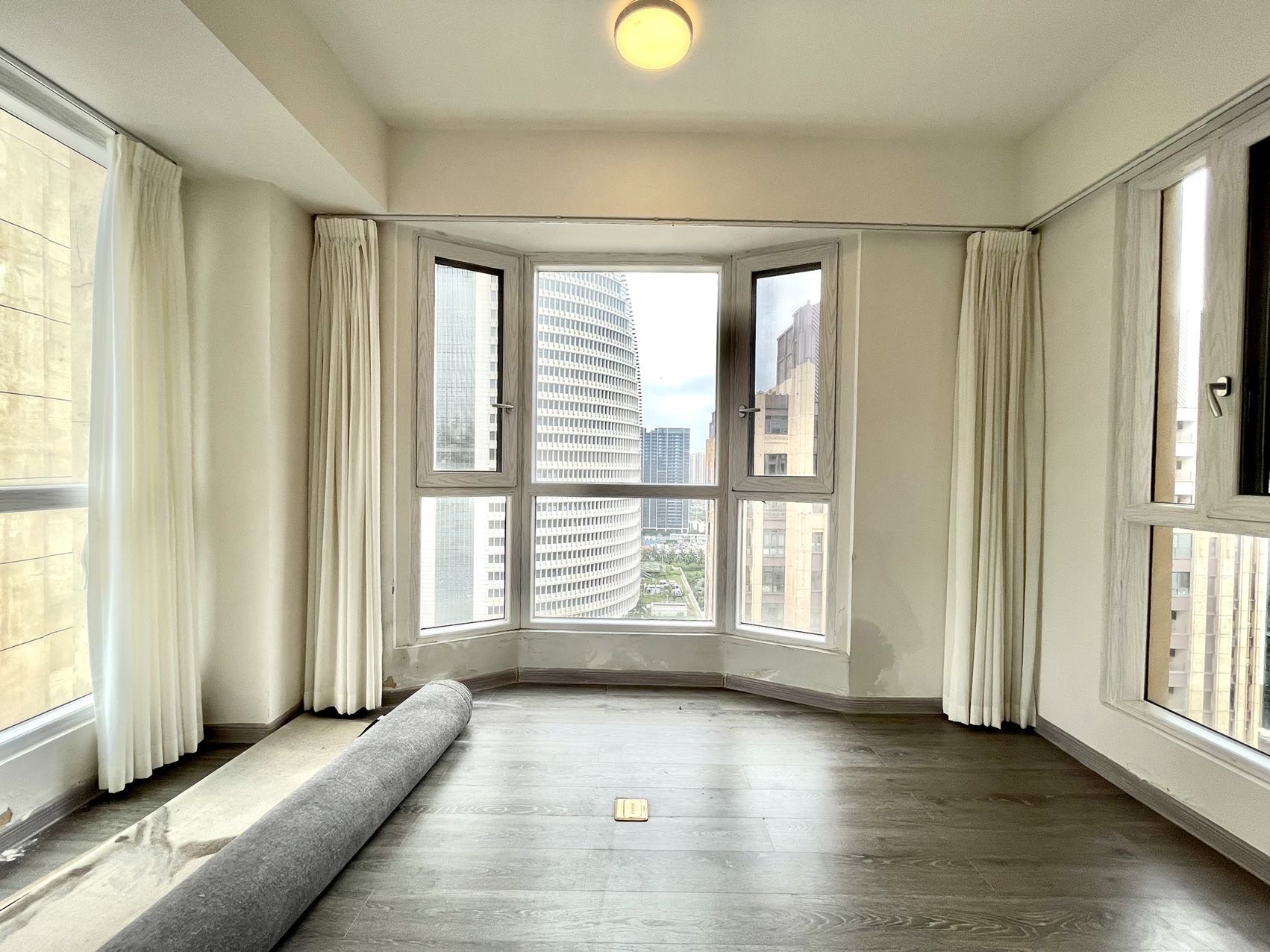 海航豪庭北苑  5室2厅4卫    9500.0元/月室内图