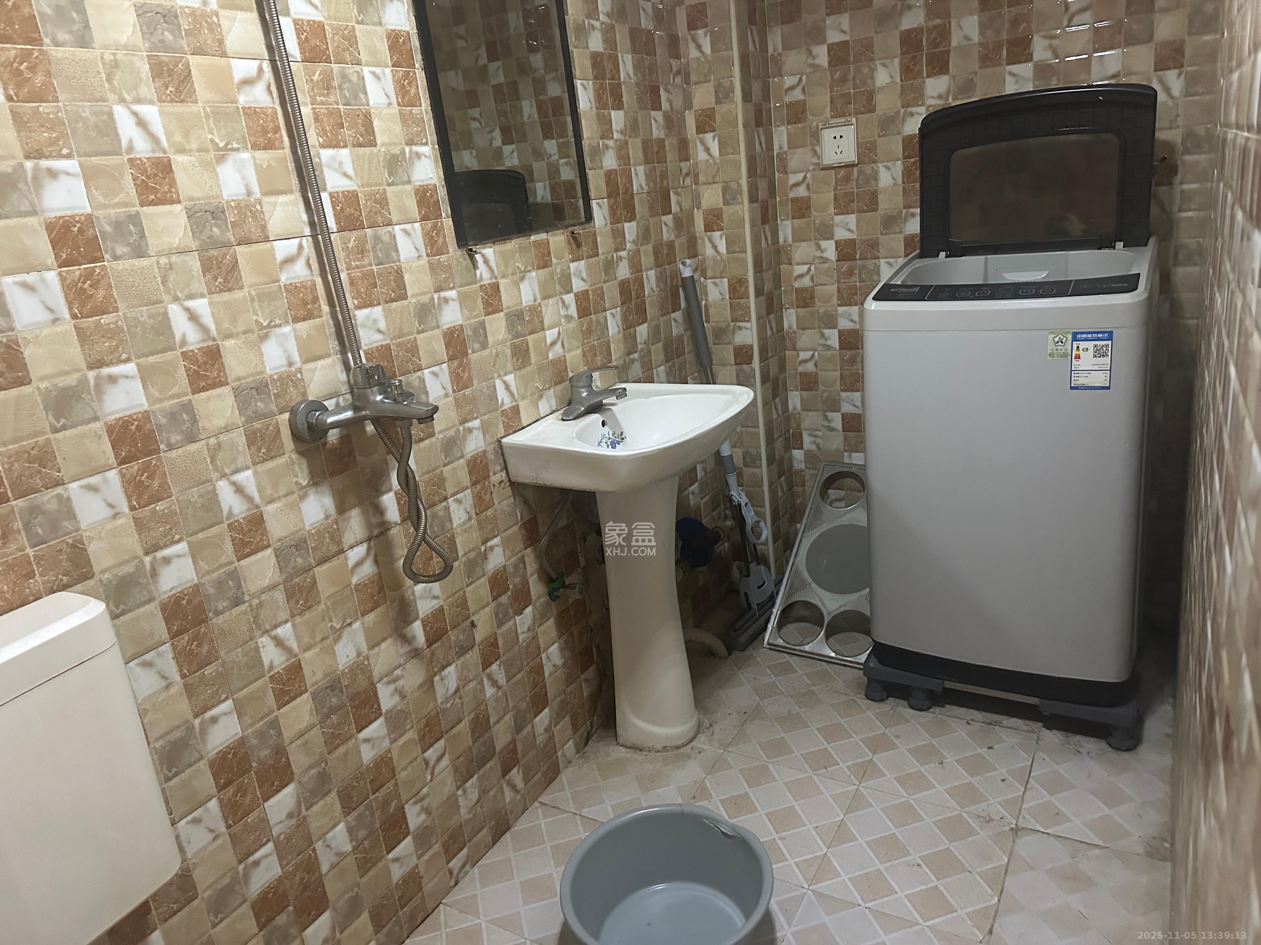 锦璨家园  1室1厅1卫    1200.0元/月室内图