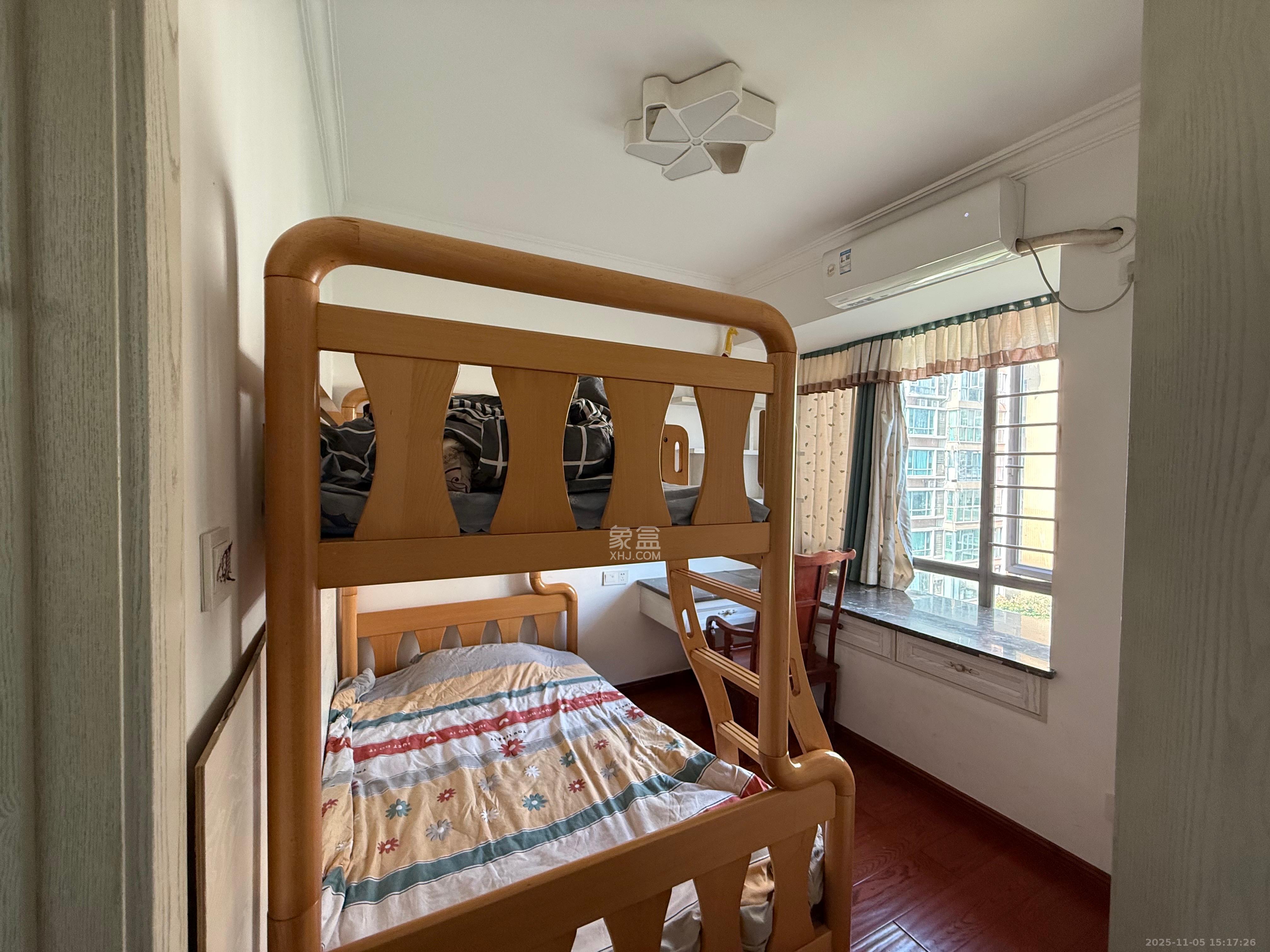 新城新世界一二三期  3室2厅1卫    3400.0元/月室内图