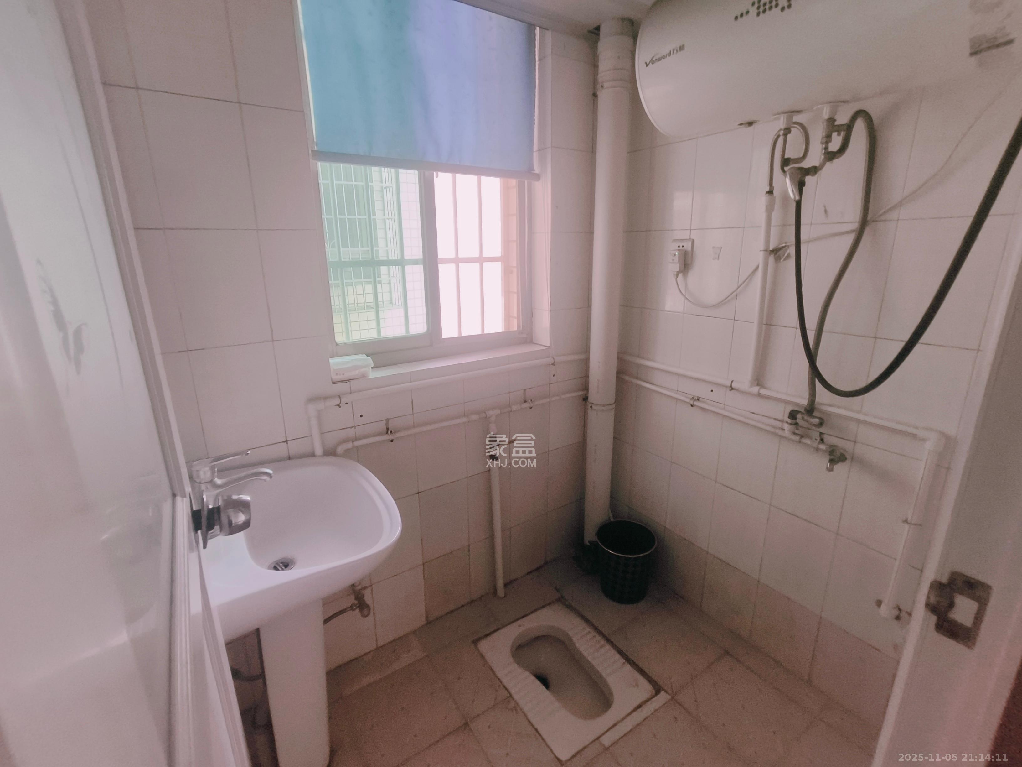 黄泥岭社区 1室1厅1卫 1300.0元/月 黄泥岭社区 1室1厅1卫 1300.0元/月室内图