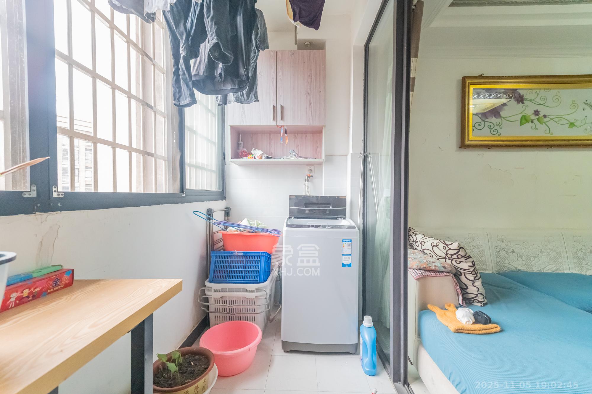 幸福里润城(幸福里二期) 3室2厅1卫 53.8万 幸福里润城(幸福里二期) 3室2厅1卫 53.8万阳台