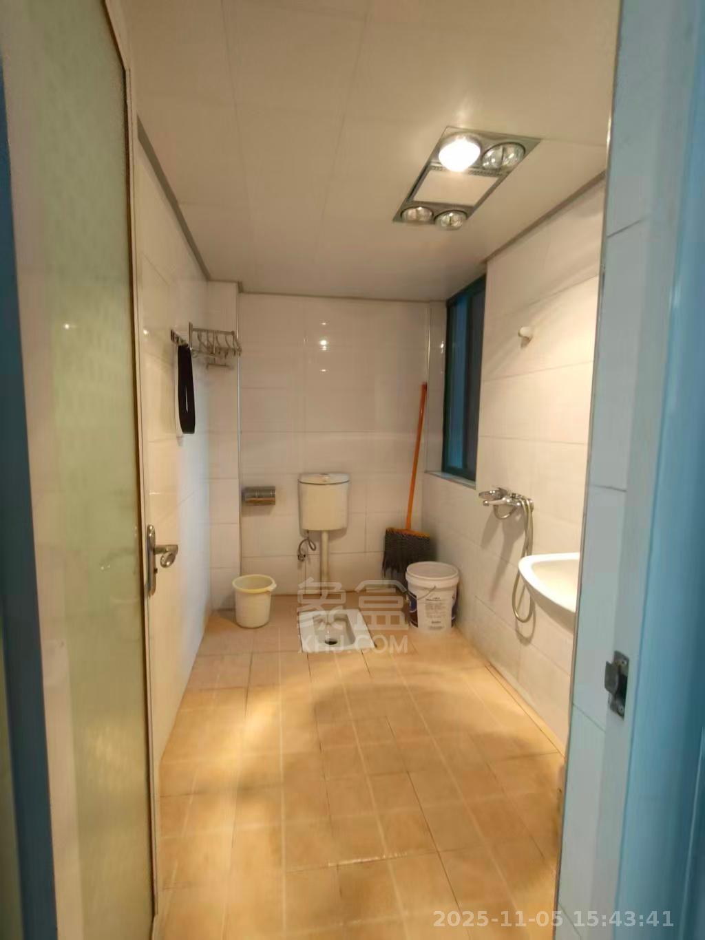 天鹅湖1号  4室2厅2卫    1900.0元/月室内图