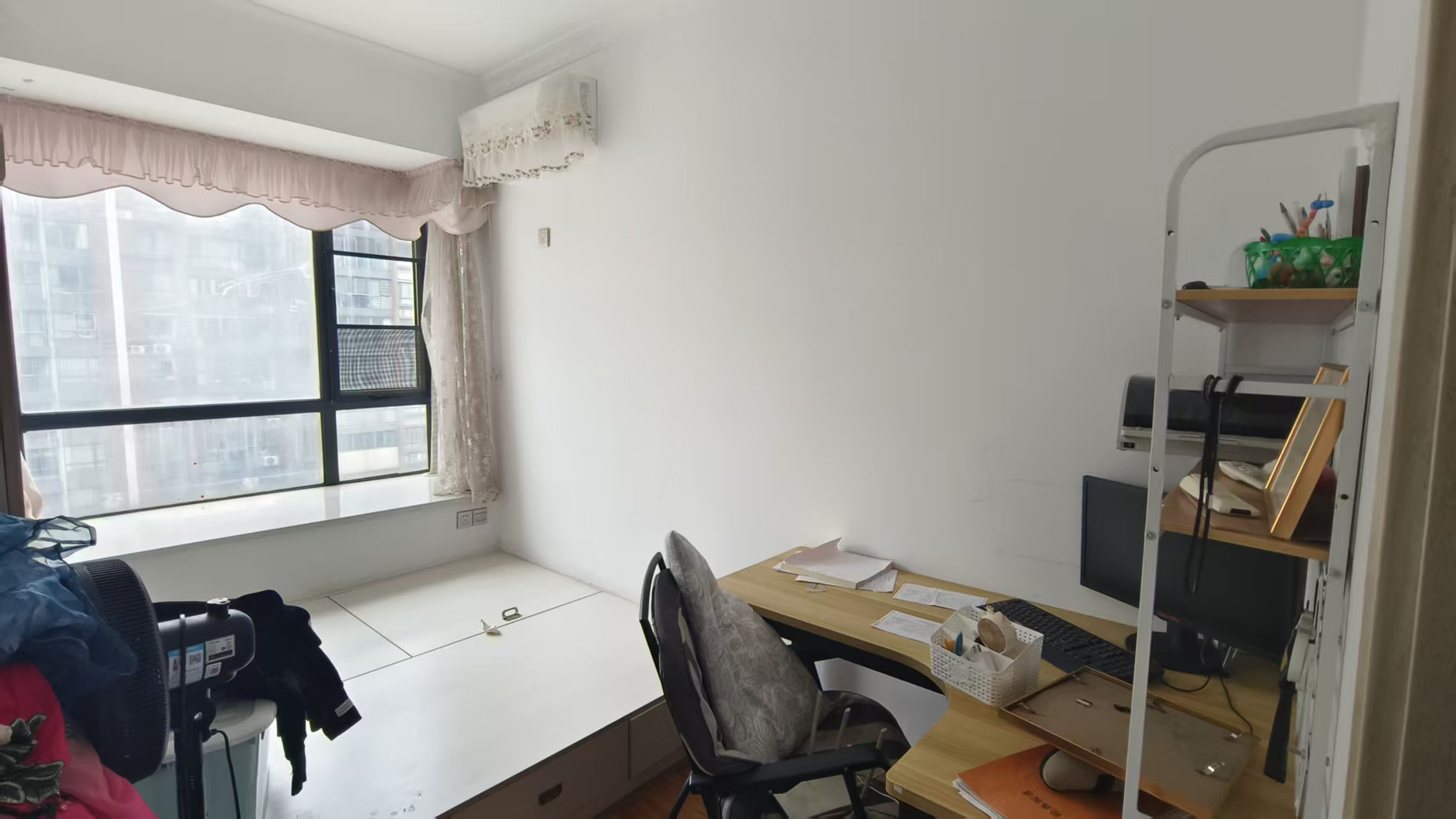 会龙山溪谷(住宅) 3室2厅2卫 2280.0元/月 会龙山溪谷(住宅) 3室2厅2卫 2280.0元/月室内图