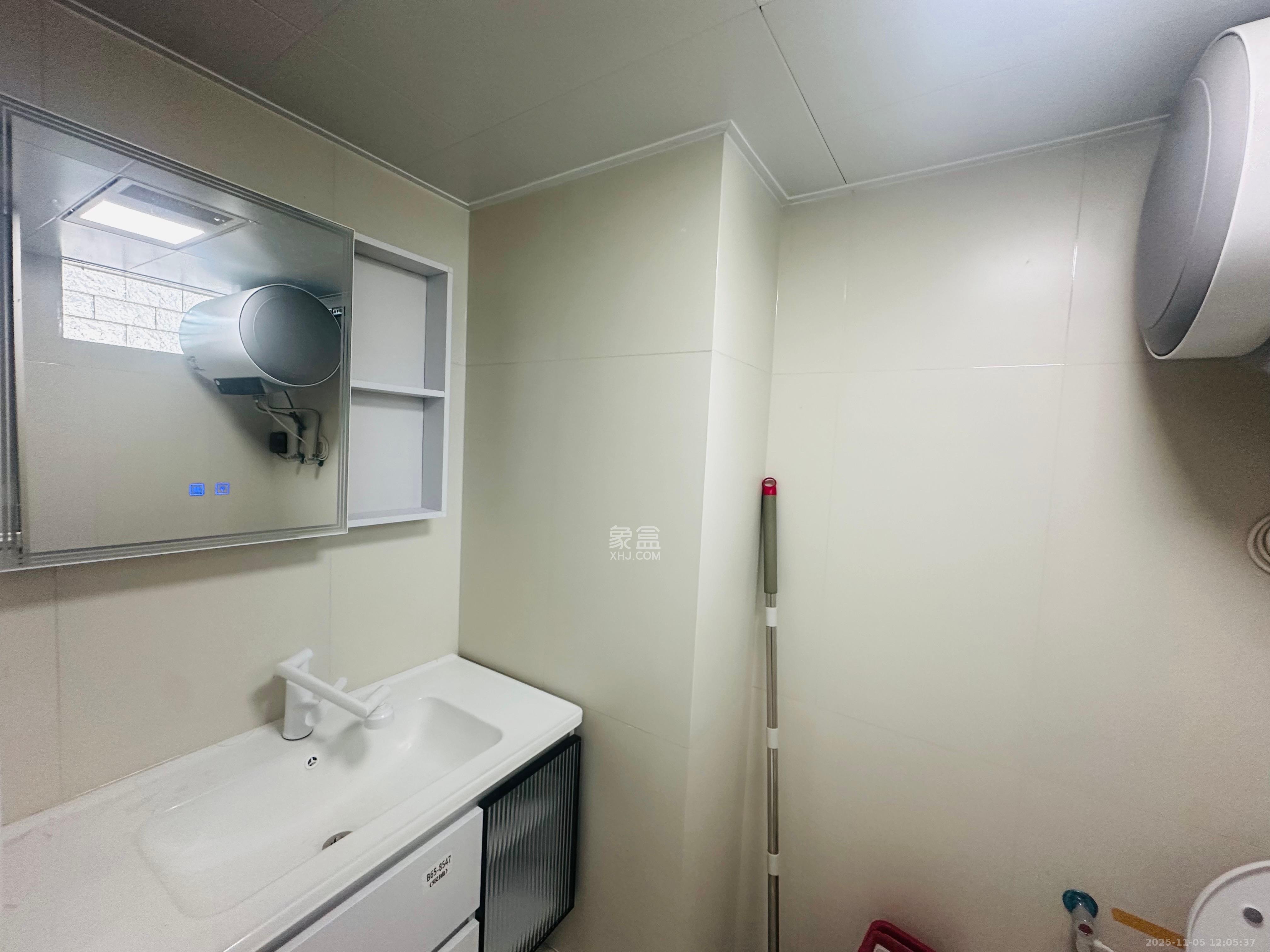 卓越中寰  2室1厅1卫    3000.0元/月室内图