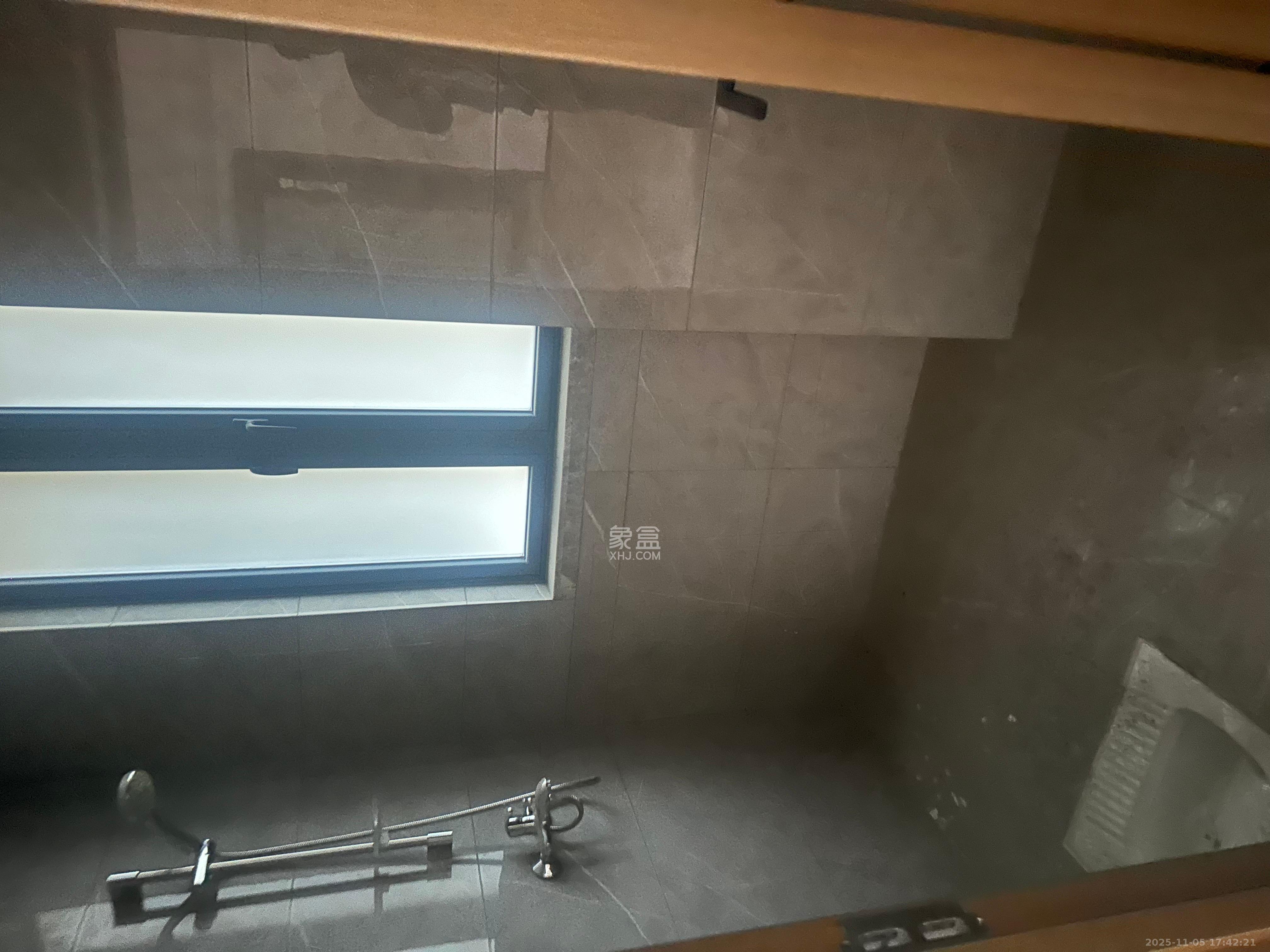 长房云西府一期  3室2厅2卫    2700.0元/月