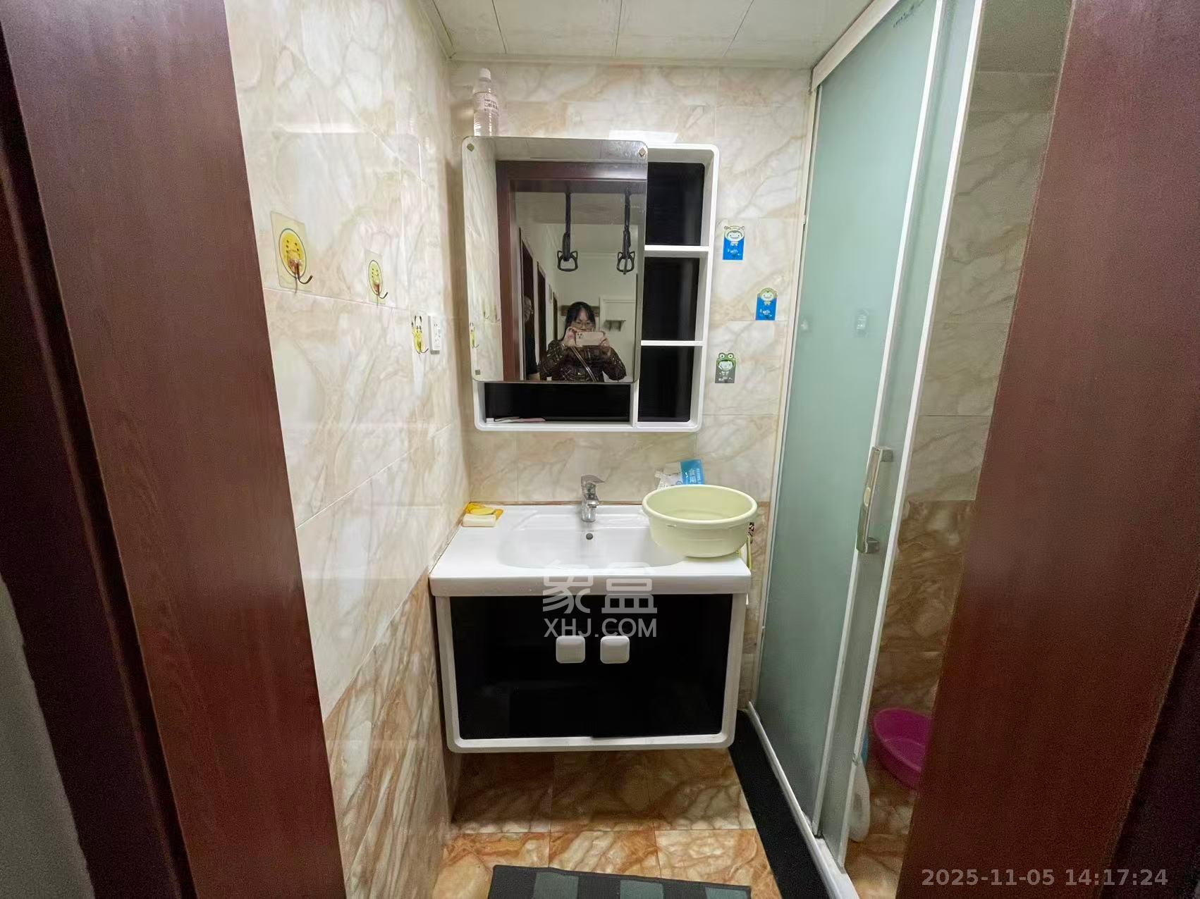 红旗区五片  2室1厅1卫    2200.0元/月室内图