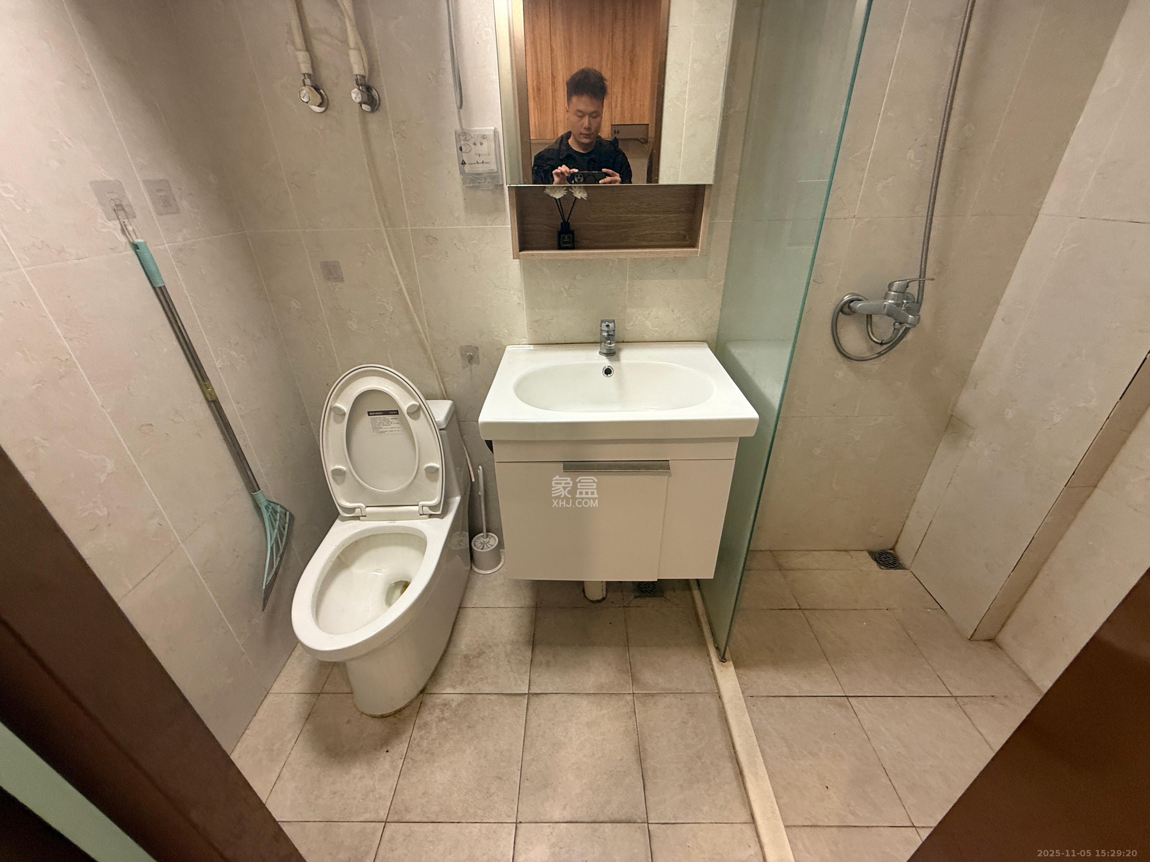 佳兆业云顶都汇 1室0厅0卫 1500.0元/月 佳兆业云顶都汇 1室0厅0卫 1500.0元/月室内图