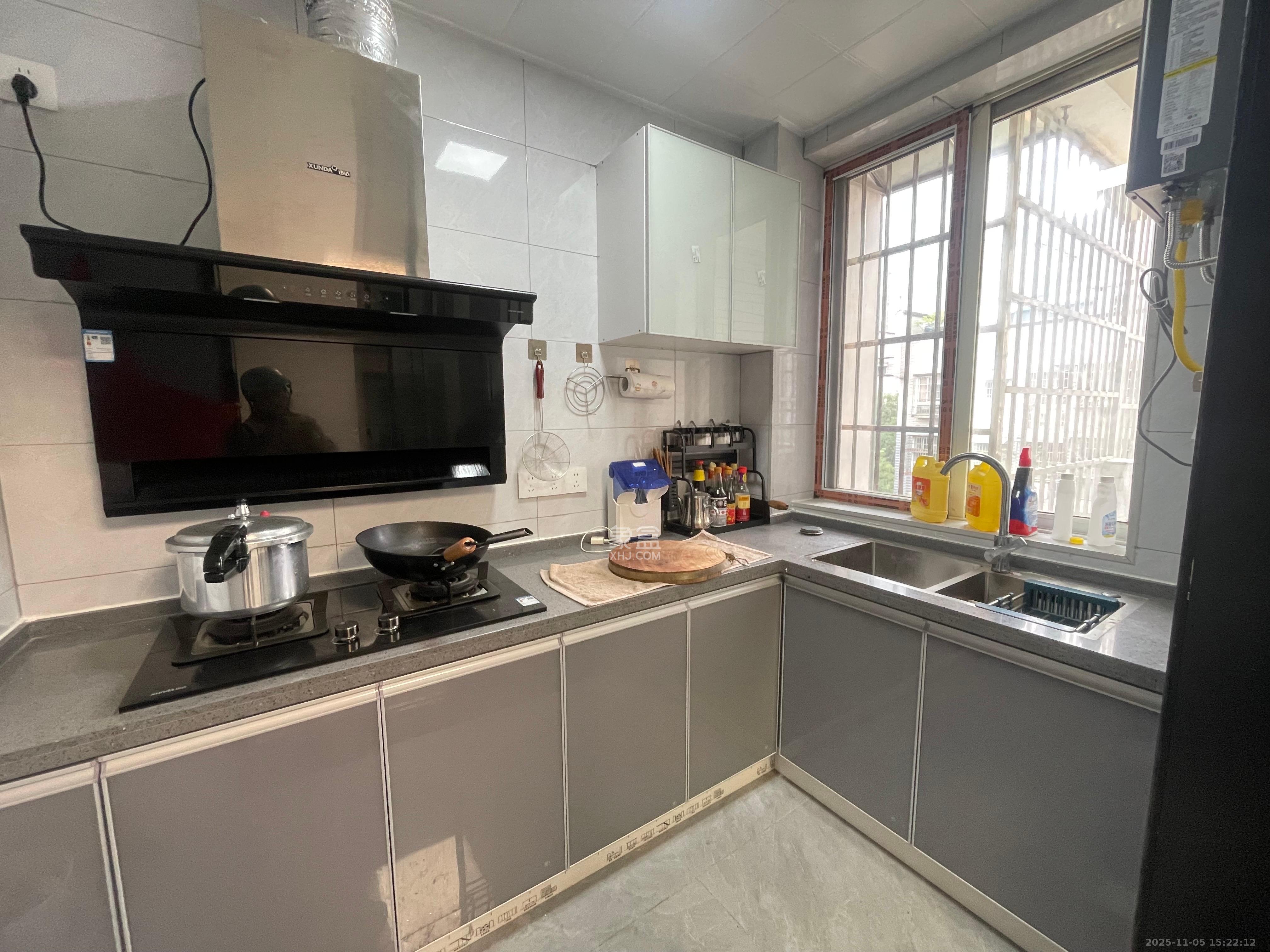 金麓西岸和苑 4室2厅2卫 2600.0元/月 金麓西岸和苑 4室2厅2卫 2600.0元/月室内图