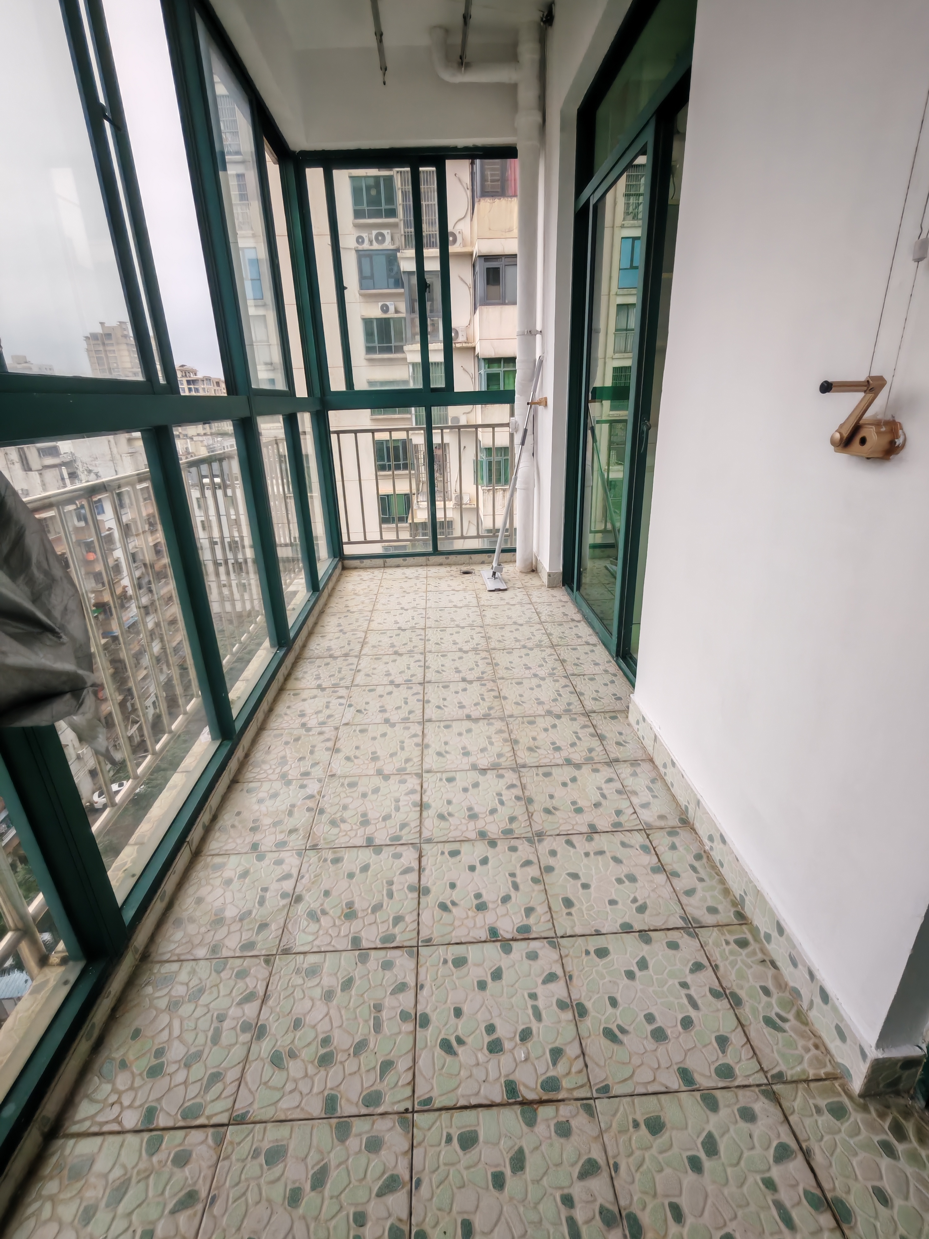 东盛名苑  3室2厅2卫    2800.0元/月室内图