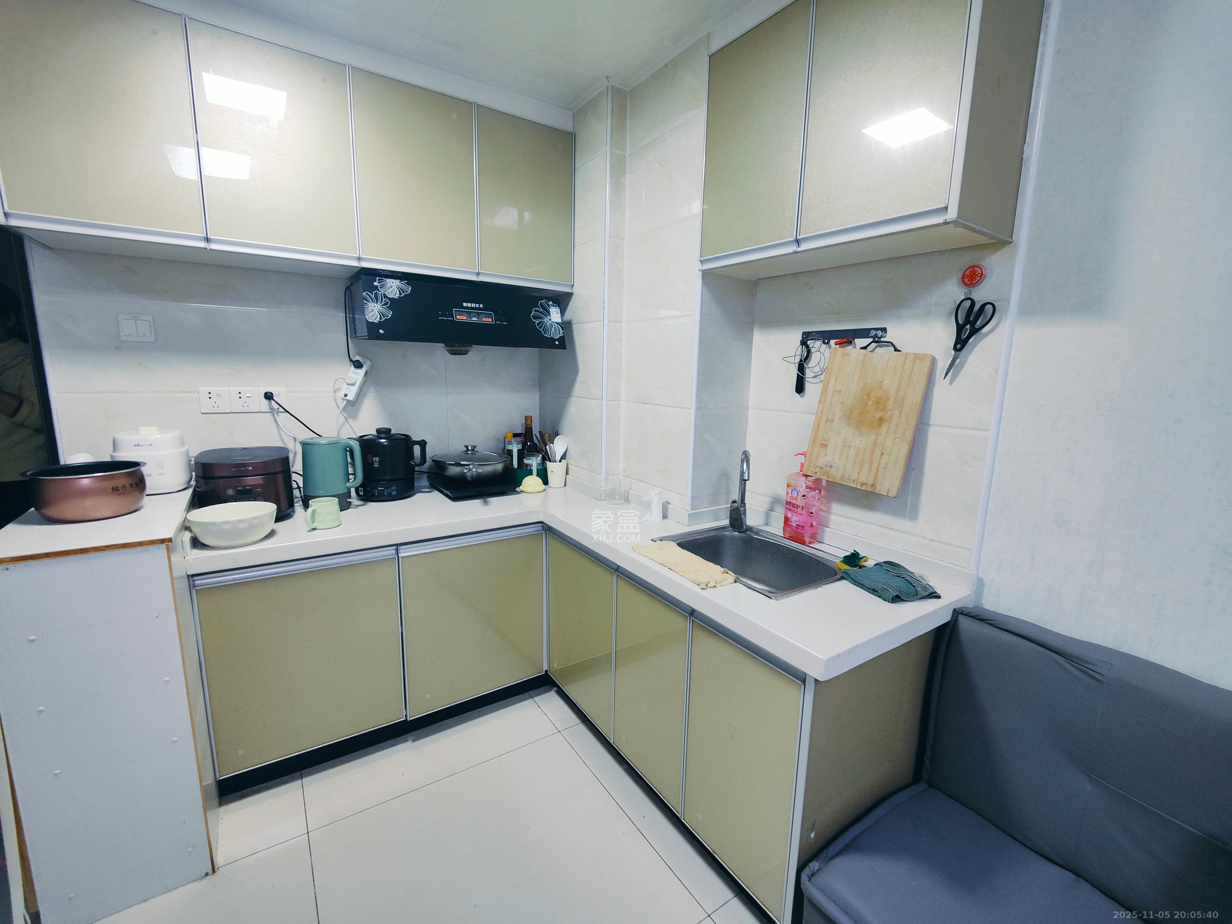 中建芙蓉嘉苑 1室1厅1卫 1100.0元/月 中建芙蓉嘉苑 1室1厅1卫 1100.0元/月室内图