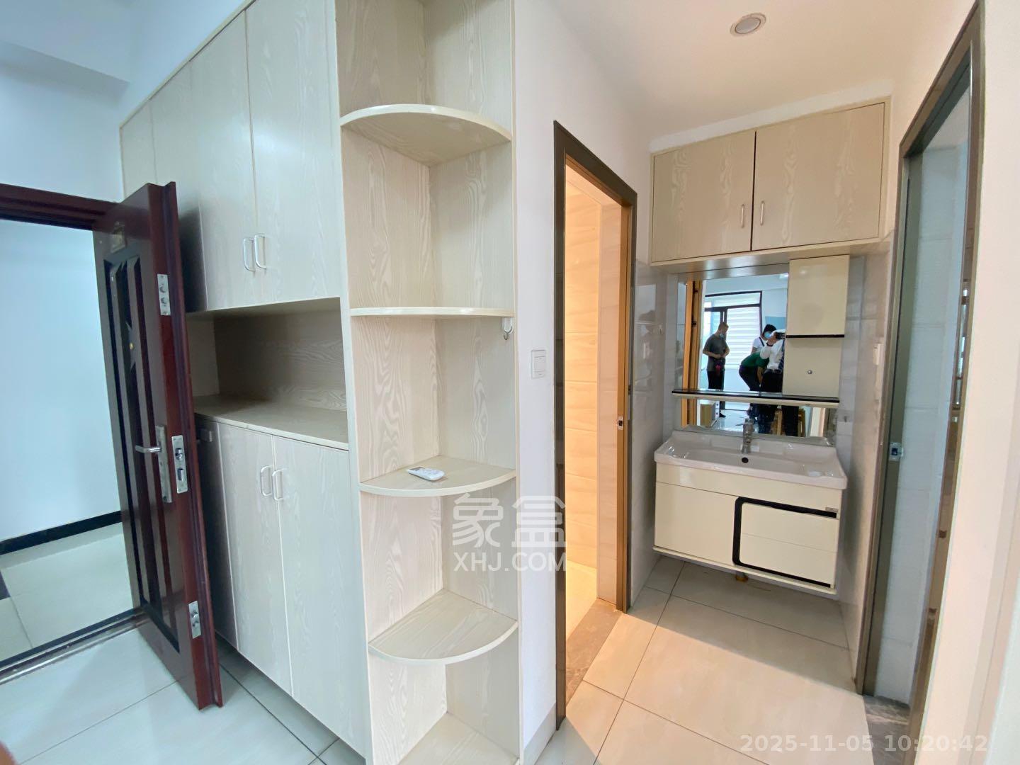 半山公馆（半山国际中心）  2室1厅1卫    2500.0元/月室内图