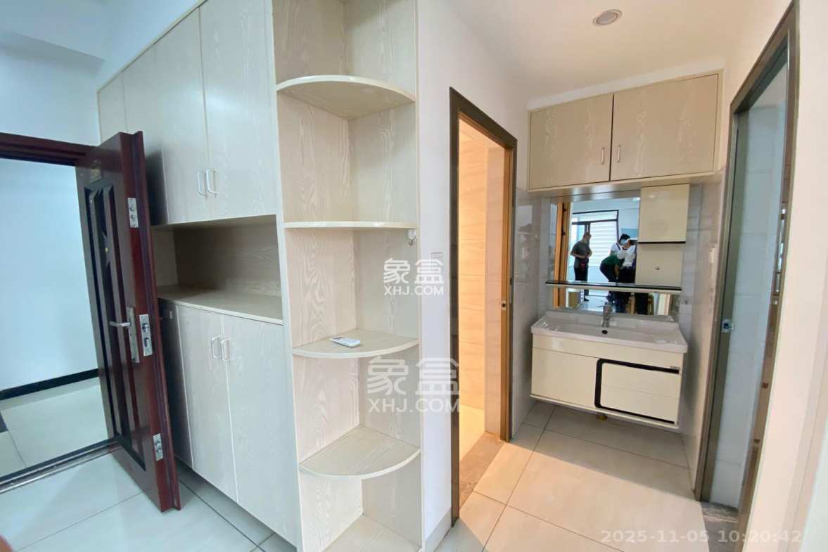 半山公馆(半山国际中心) 2室1厅1卫 2500.0元/月 半山公馆(半山国际中心) 2室1厅1卫 2500.0元/月室内图