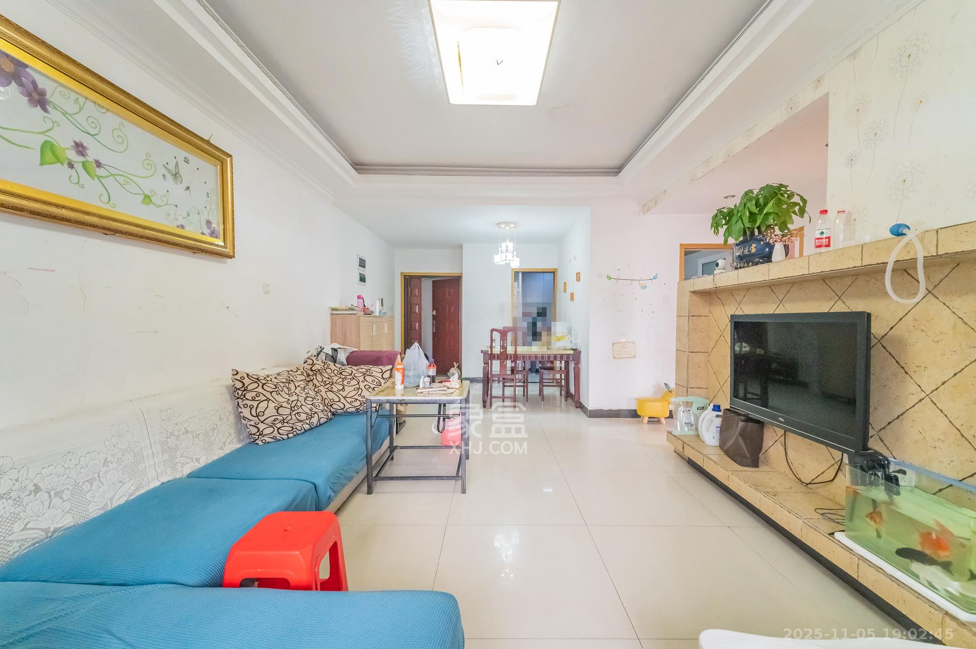 幸福里润城(幸福里二期) 3室2厅1卫 53.8万 幸福里润城(幸福里二期) 3室2厅1卫 53.8万客厅