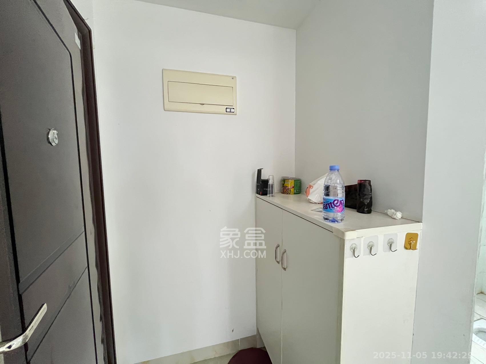 中南红领邦（红星嘉和苑）  1室1厅1卫    1600.0元/月室内图