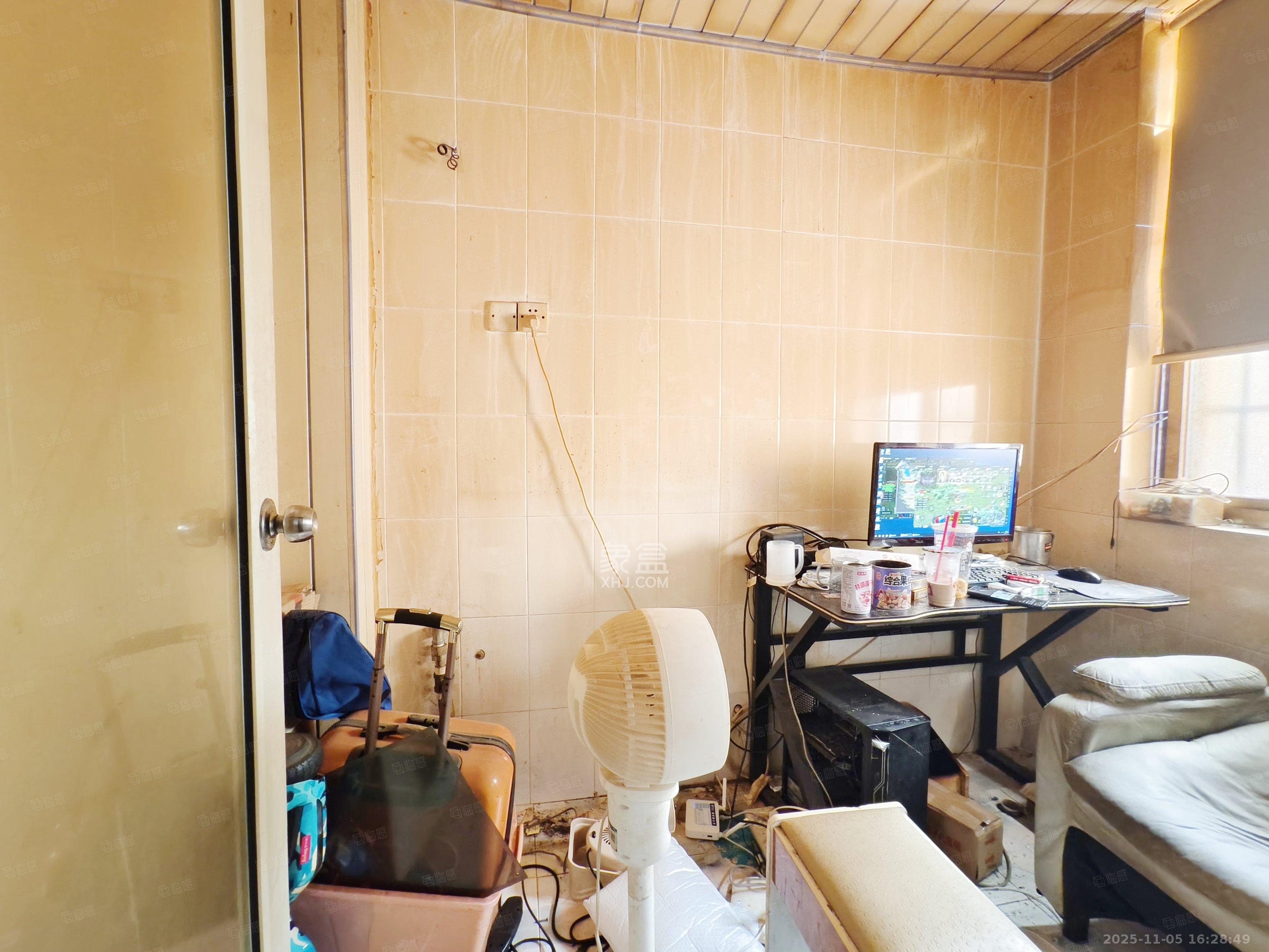 桔洲新苑（观沙岭）  3室2厅2卫    2200.0元/月室内图