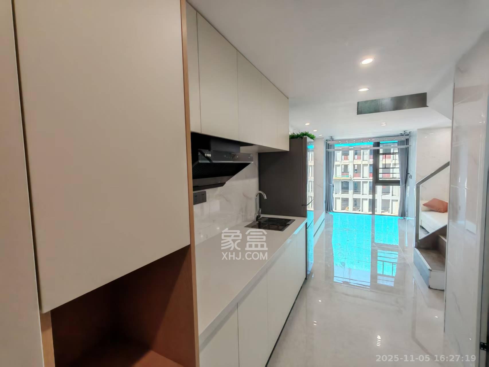 卓越洋湖晴翠  2室1厅1卫    1800.0元/月