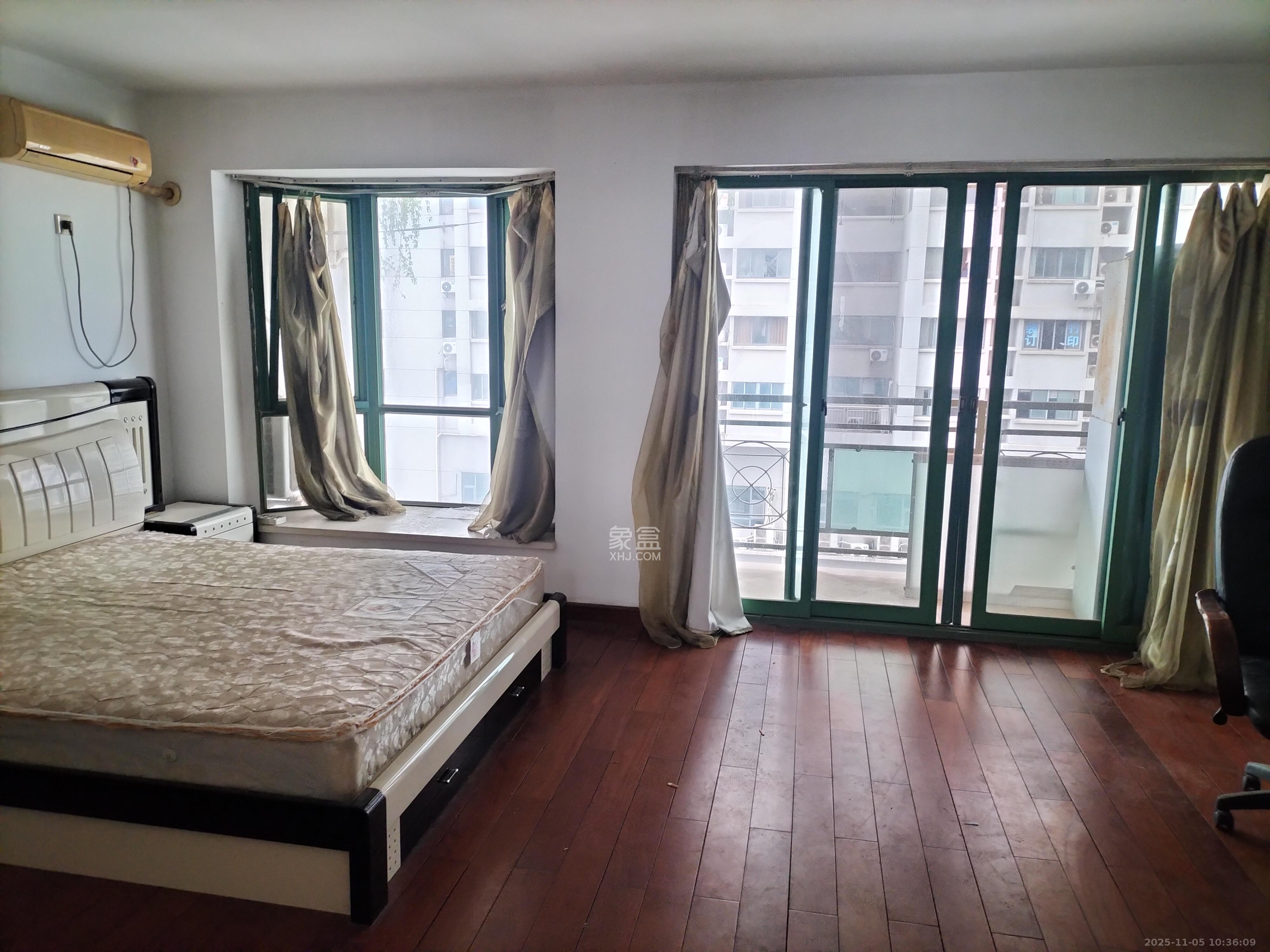 香格里嘉园  4室2厅1卫    4000.0元/月室内图