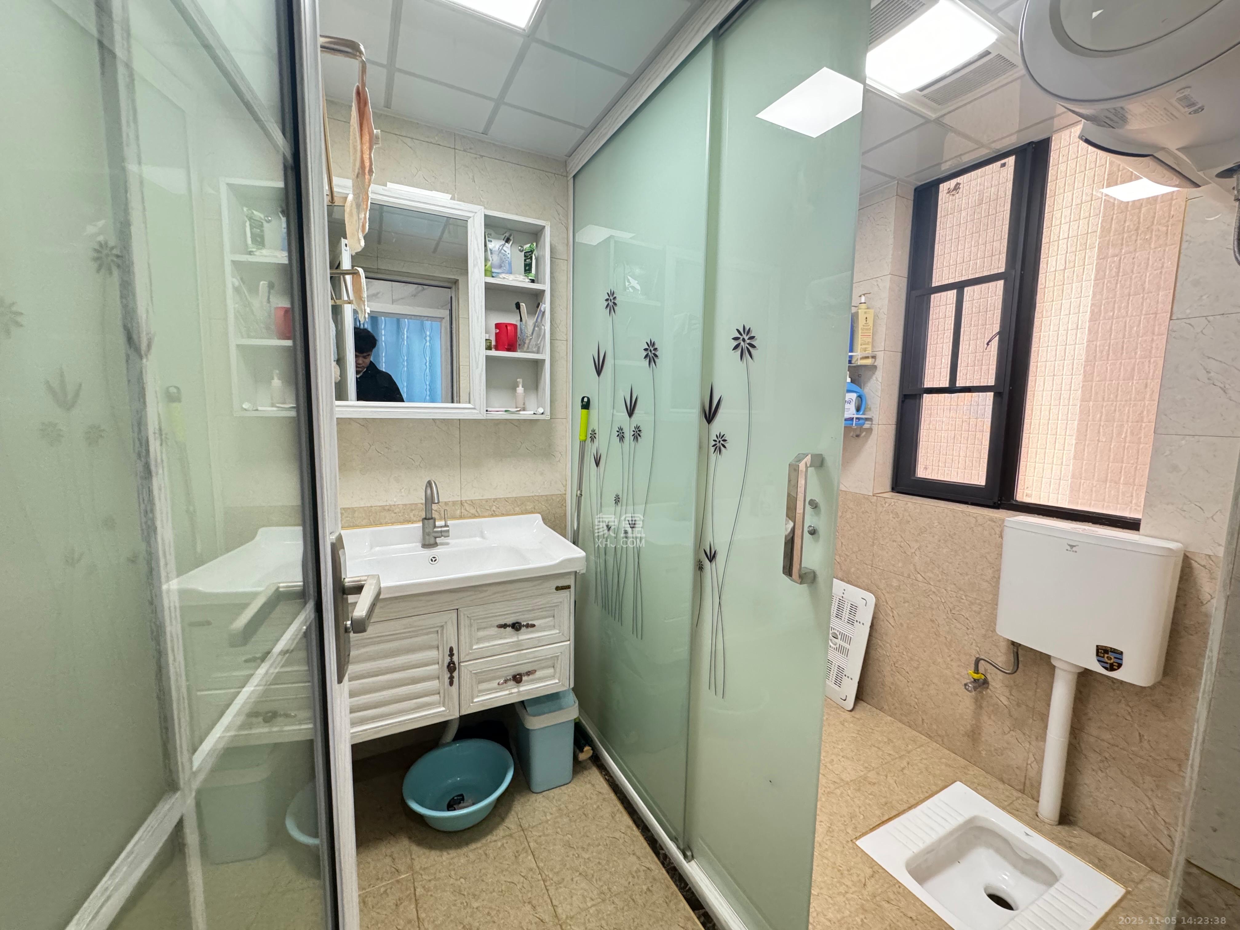 上园商住小区 3室2厅1卫 3500.0元/月 上园商住小区 3室2厅1卫 3500.0元/月室内图