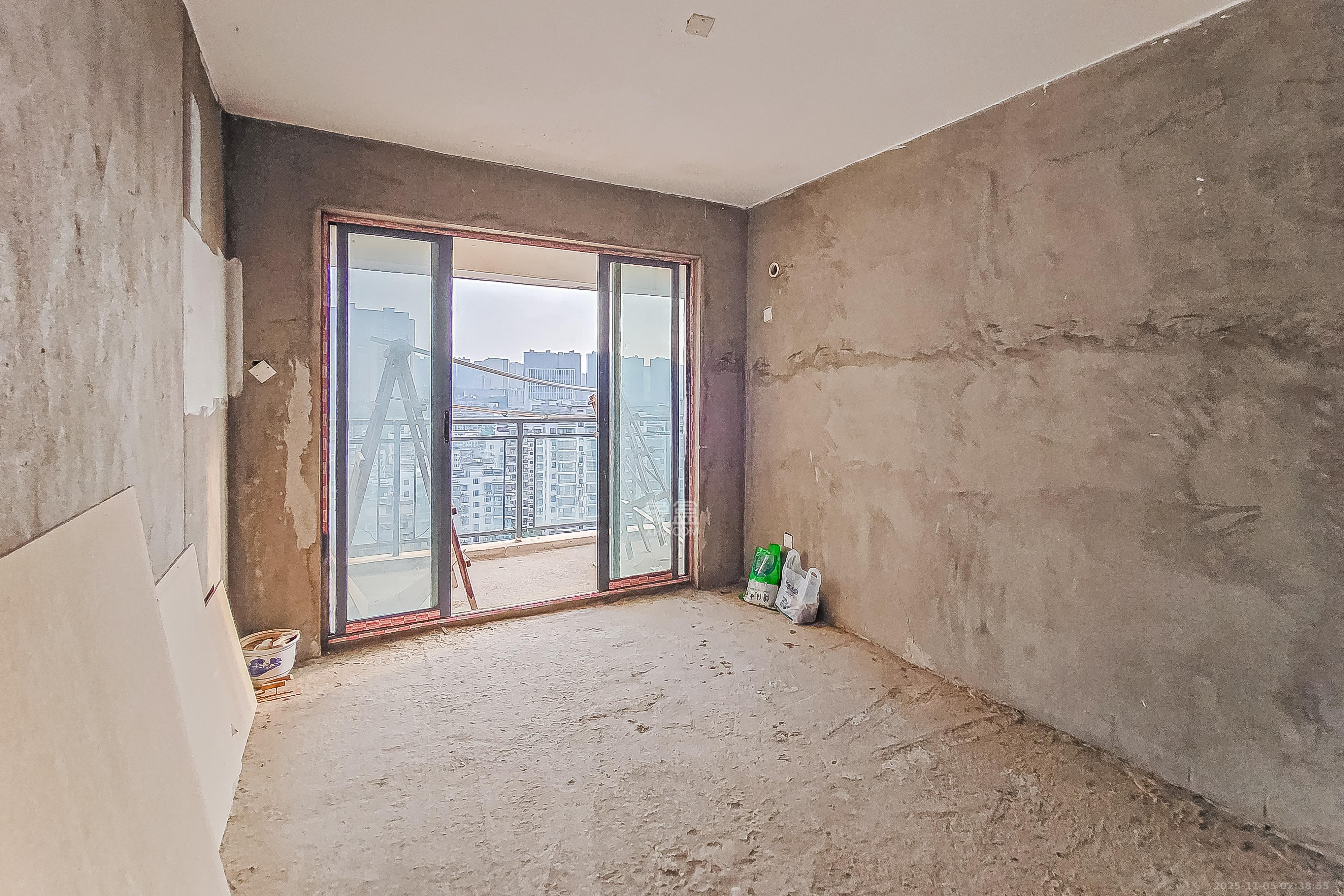 钱隆首府(福晟御园)  3室2厅2卫    115.0万卧室