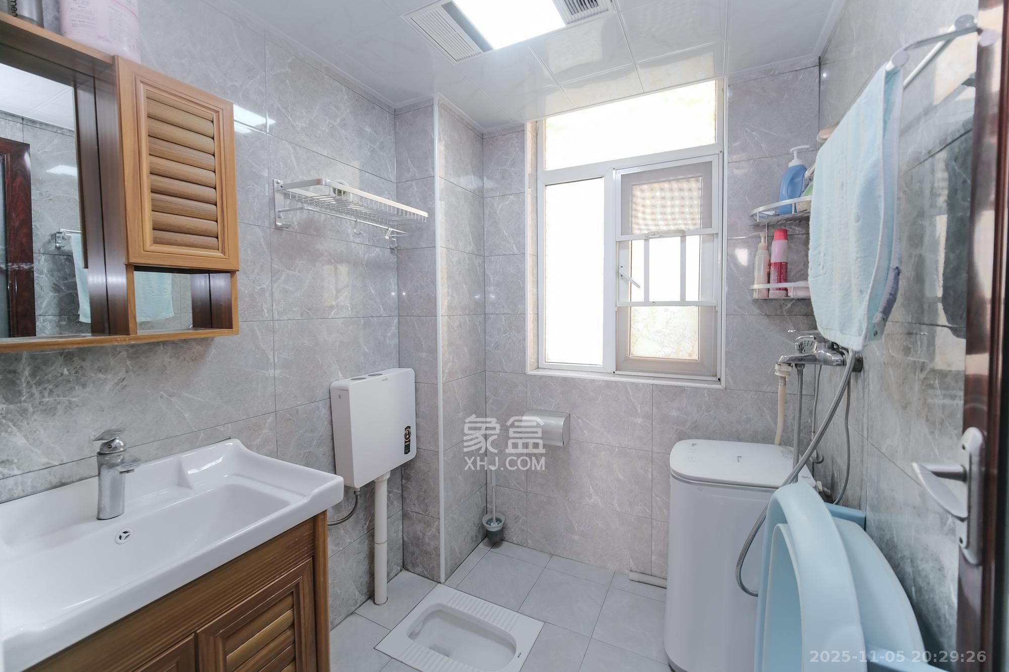 和悦城(蟠龙景苑)  3室0厅2卫    68.0万卫生间