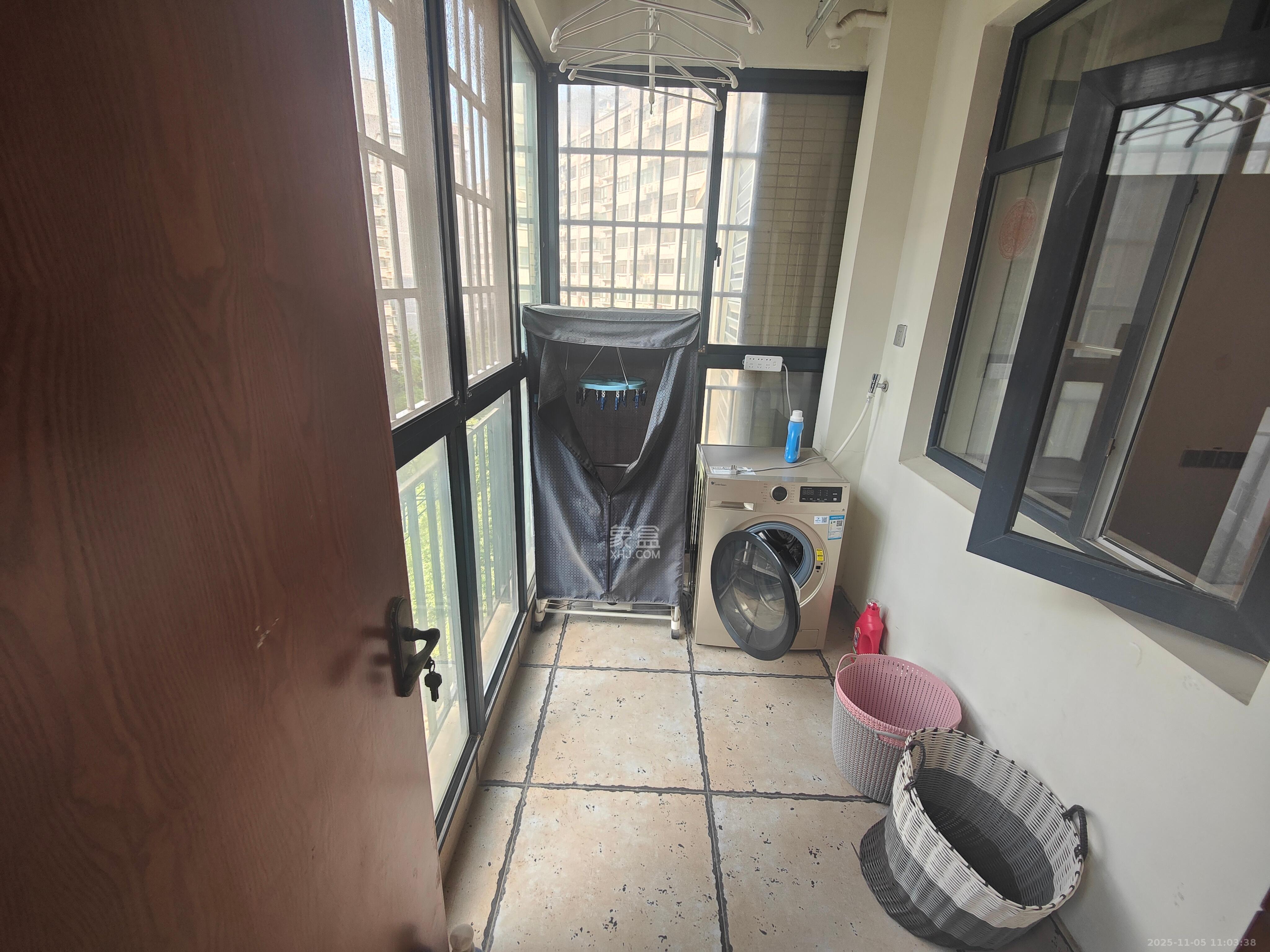 泊爱蓝湾 4室2厅2卫 3200.0元/月 泊爱蓝湾 4室2厅2卫 3200.0元/月室内图