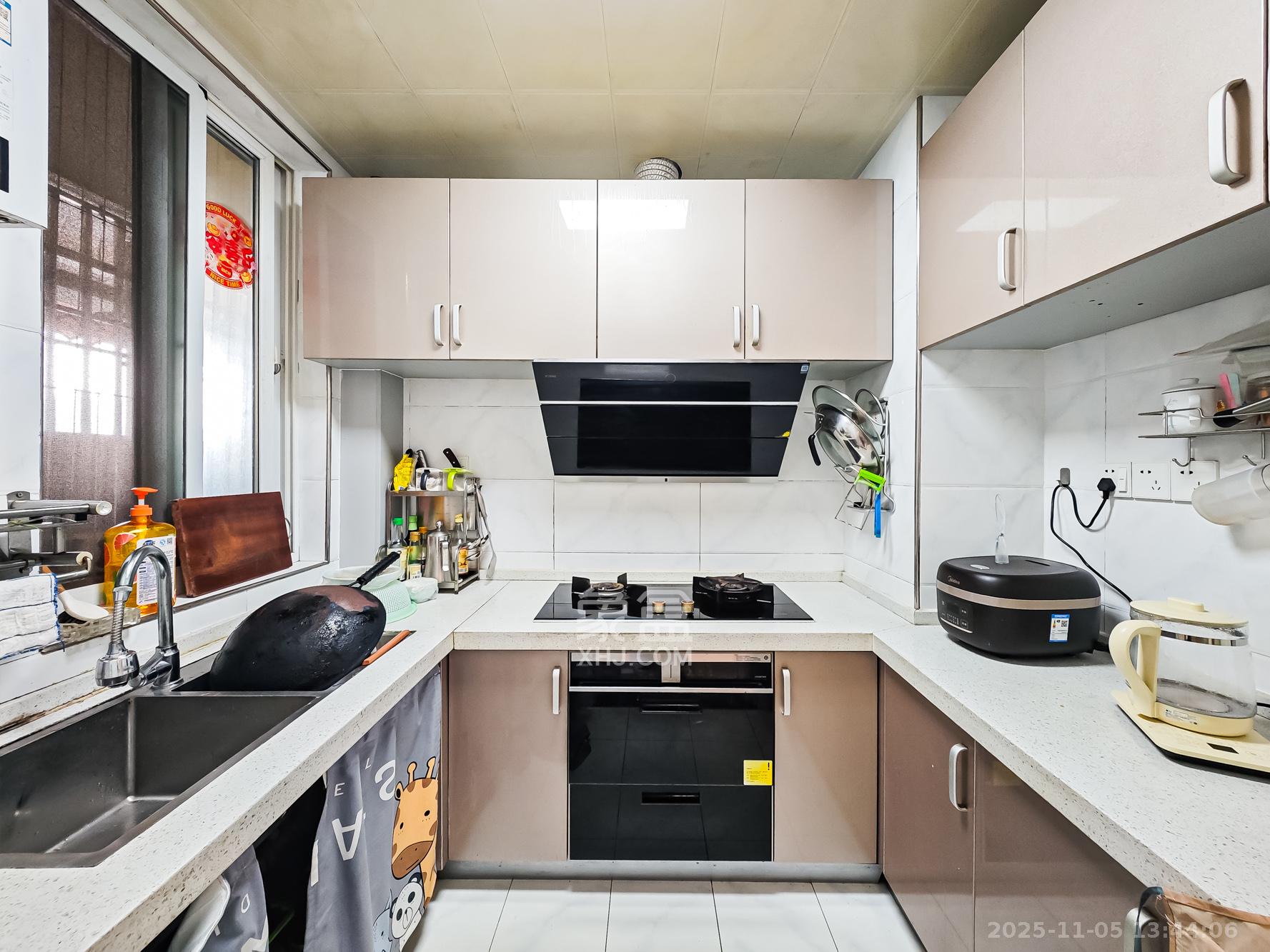 绿地海外滩一期  2室1厅1卫    49.8万厨房