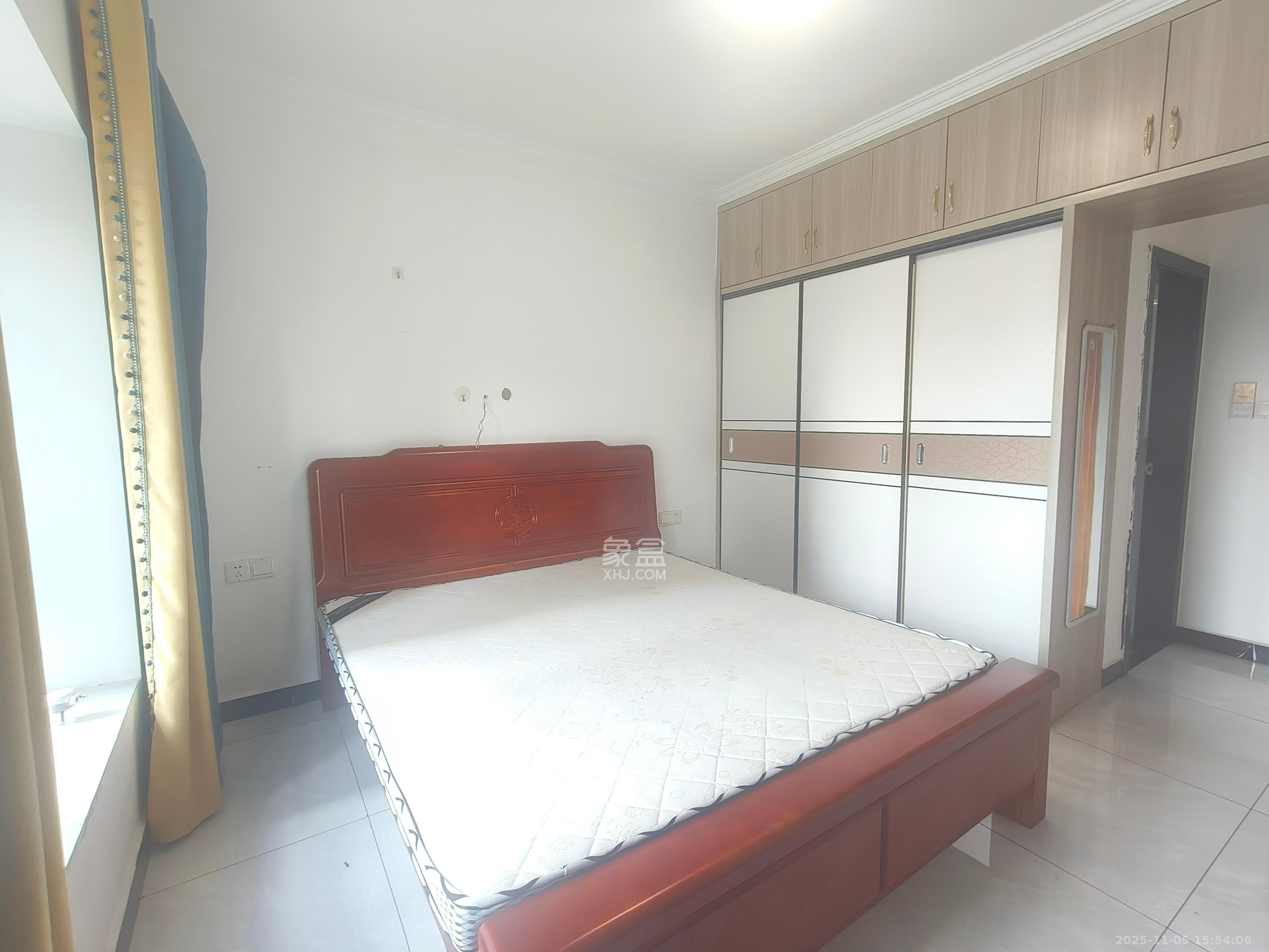 东方美地 4室2厅2卫 3200.0元/月 东方美地 4室2厅2卫 3200.0元/月室内图