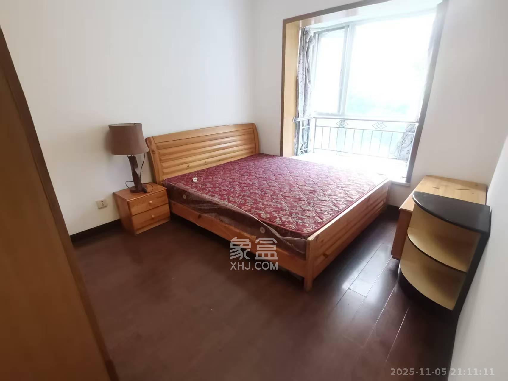 柠檬丽都  3室2厅2卫    2400.0元/月室内图