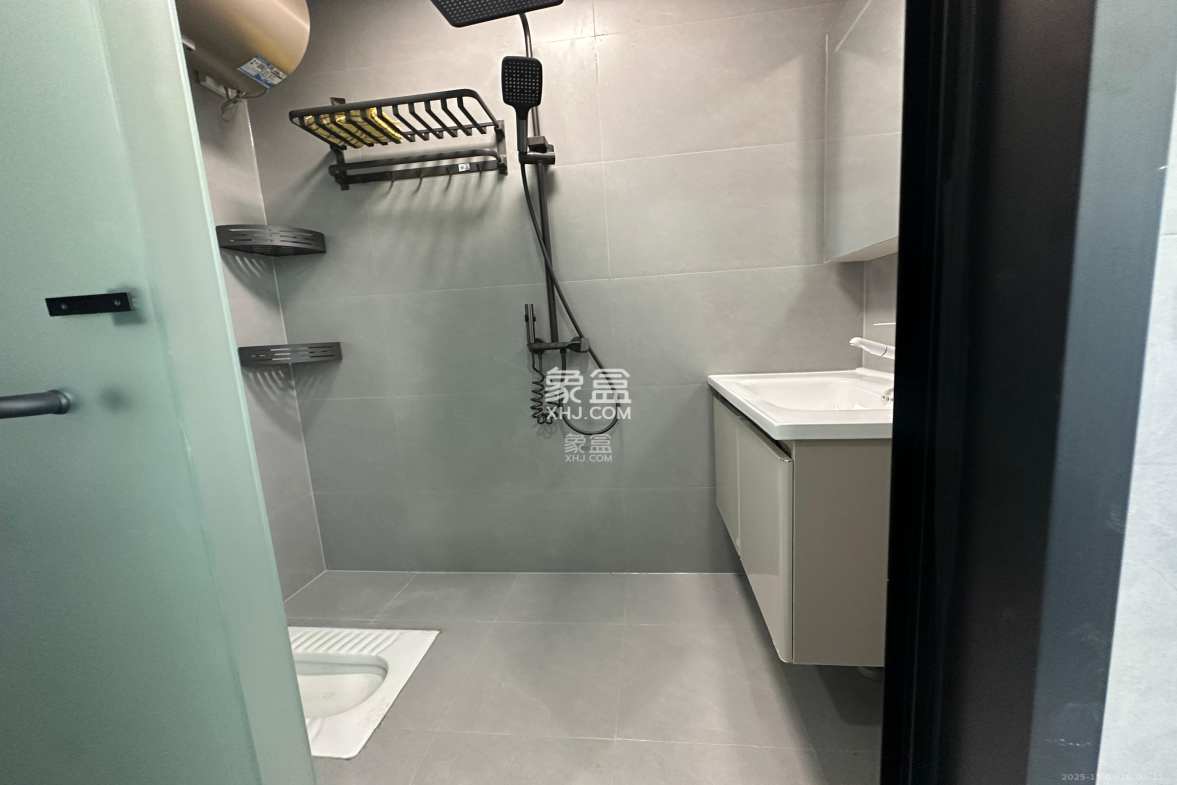 恒大誉府(融誉商业中心) 1室1厅1卫 1400.0元/月 恒大誉府(融誉商业中心) 1室1厅1卫 1400.0元/月室内图