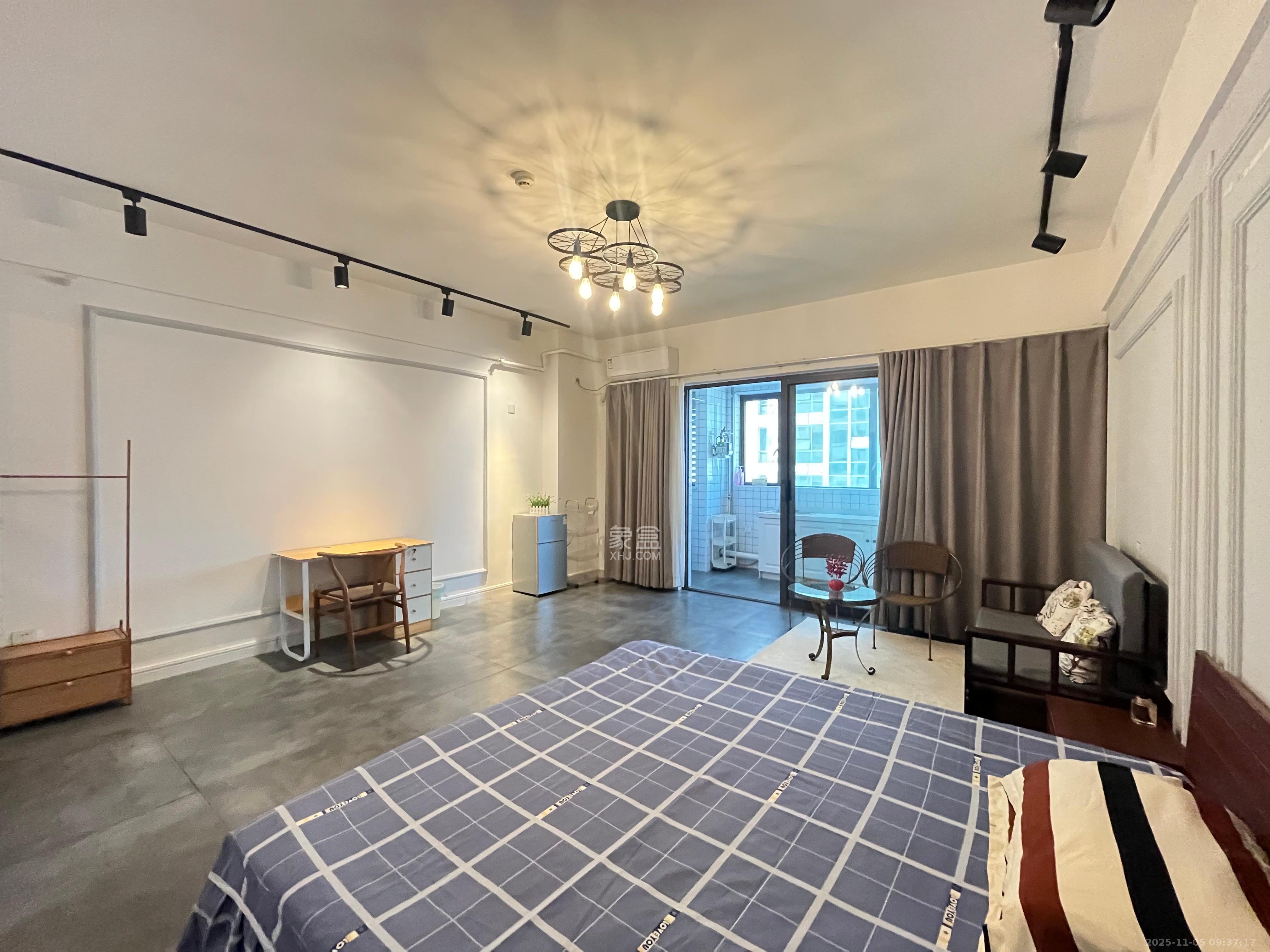 东友星座  1室1厅1卫    2000.0元/月室内图