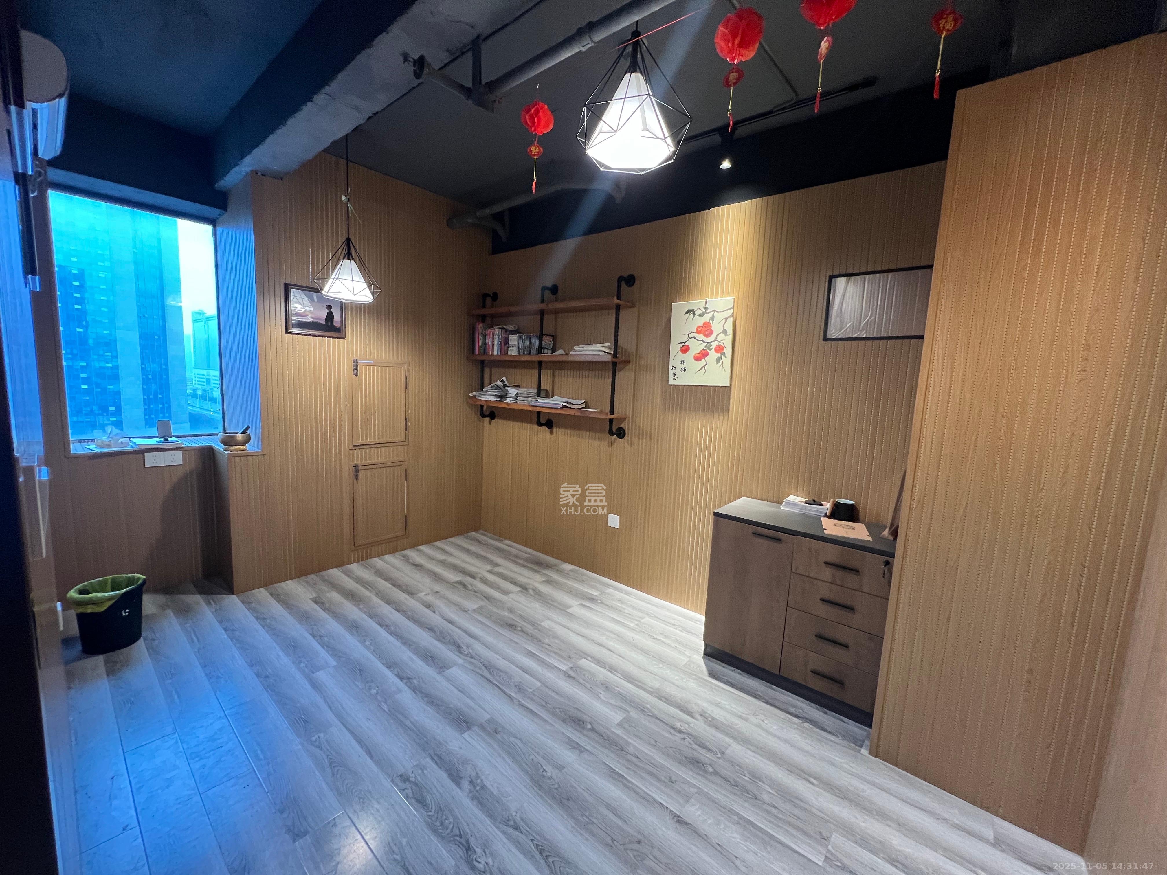 长房中庭国际(东郡华蓉广场) 2室2厅1卫 5500.0元/月 长房中庭国际(东郡华蓉广场) 2室2厅1卫 5500.0元/月室内图