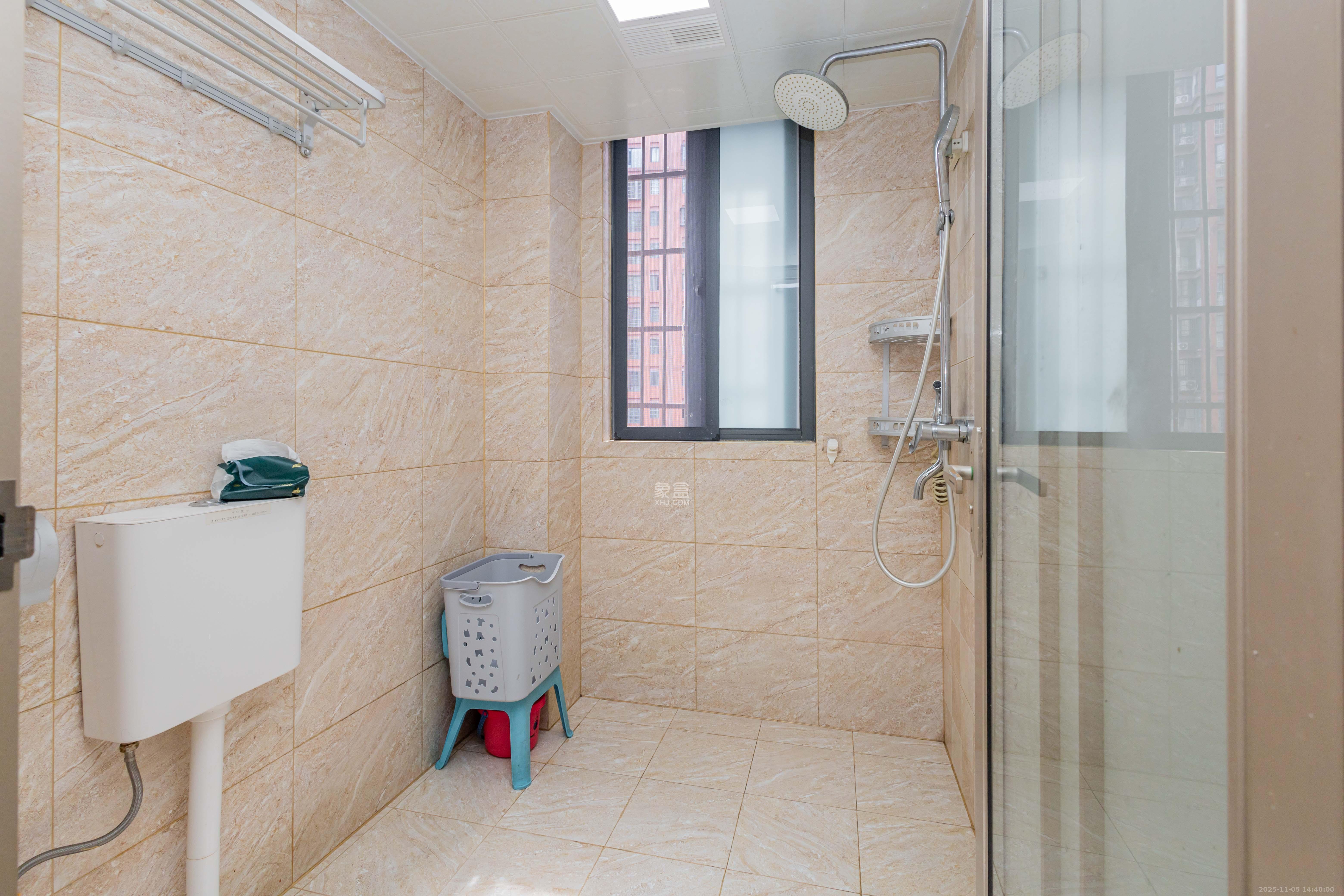 海德公园 4室2厅2卫 93.8万 海德公园 4室2厅2卫 93.8万卫生间