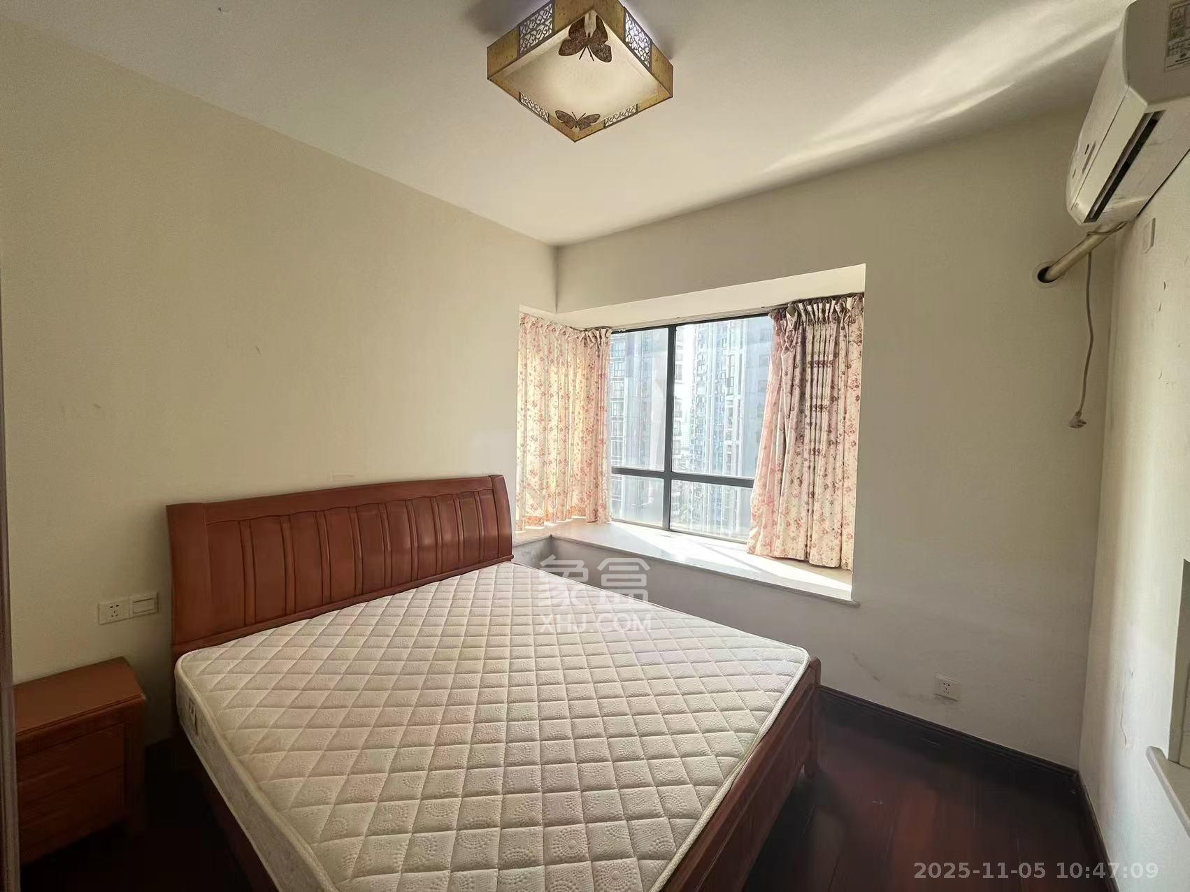 金麓国际  3室2厅1卫    2400.0元/月室内图