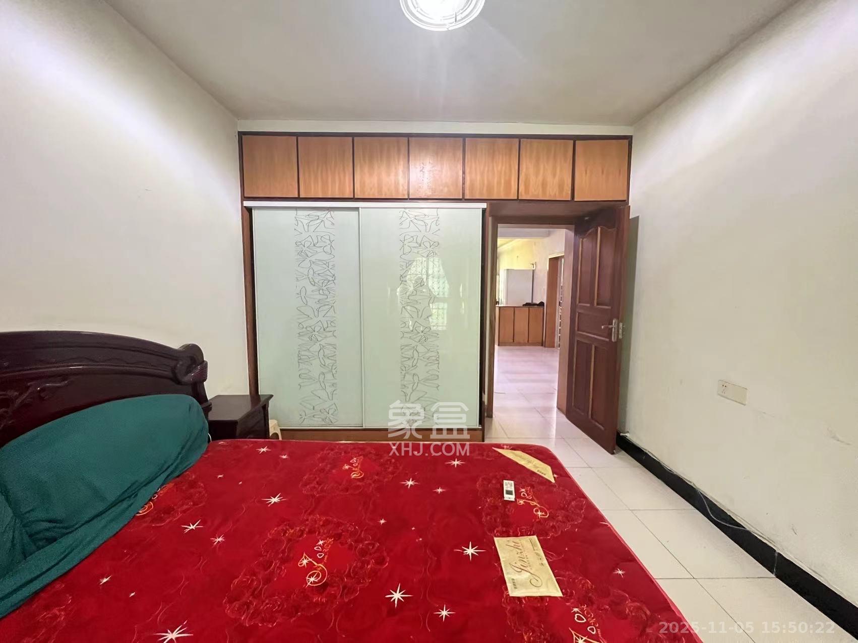 中南汽车世界 2室2厅1卫 1200.0元/月 中南汽车世界 2室2厅1卫 1200.0元/月室内图