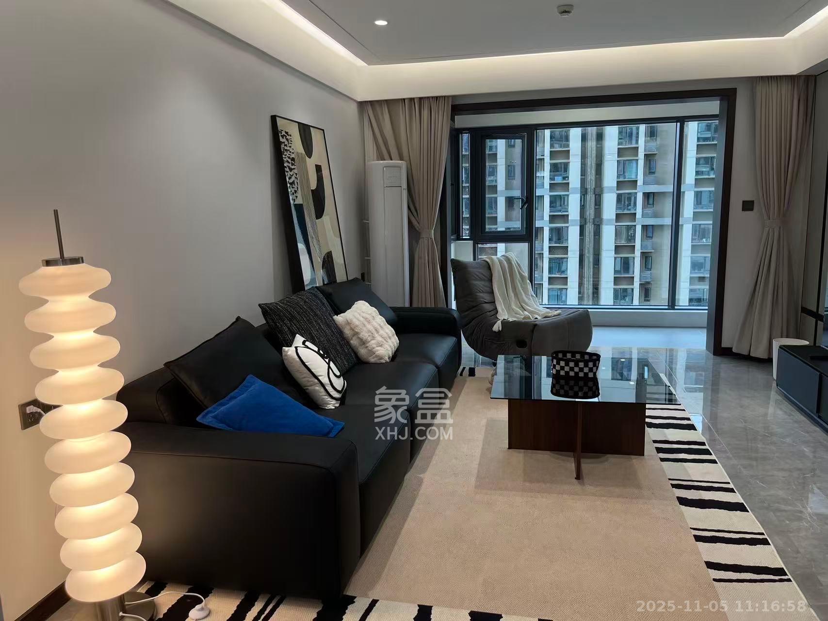 卓越中寰  4室2厅2卫    6800.0元/月室内图