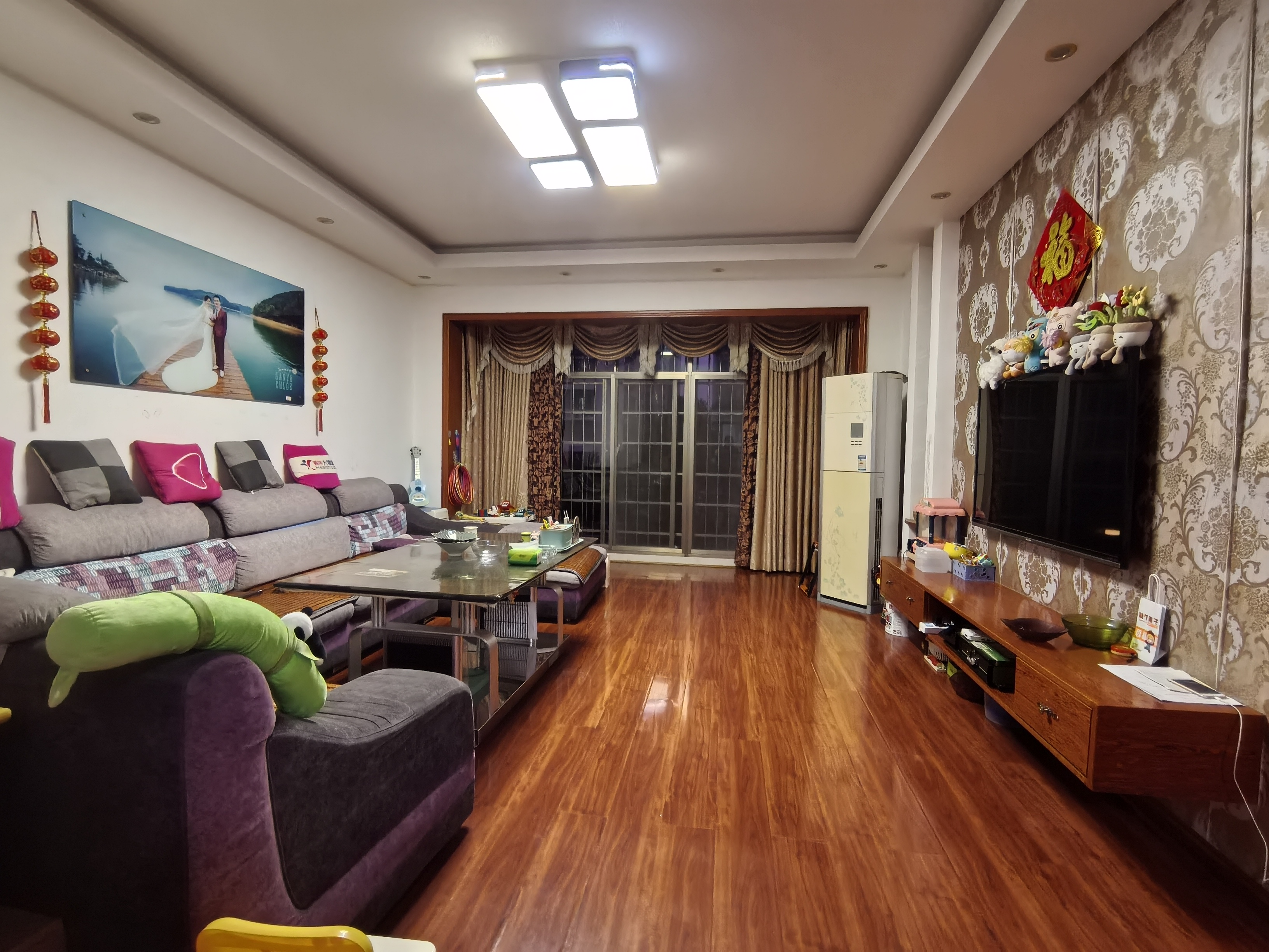 盛世华庭 1室0厅0卫 53.8万 盛世华庭 1室0厅0卫 53.8万客厅