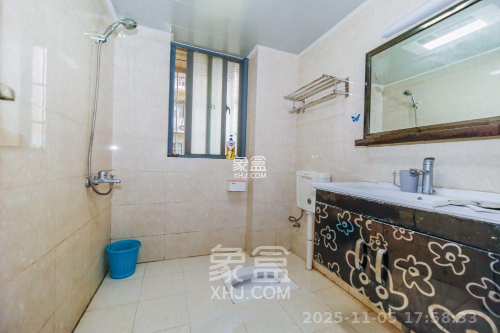 上海城小区  2室2厅1卫    2000.0元/月室内图