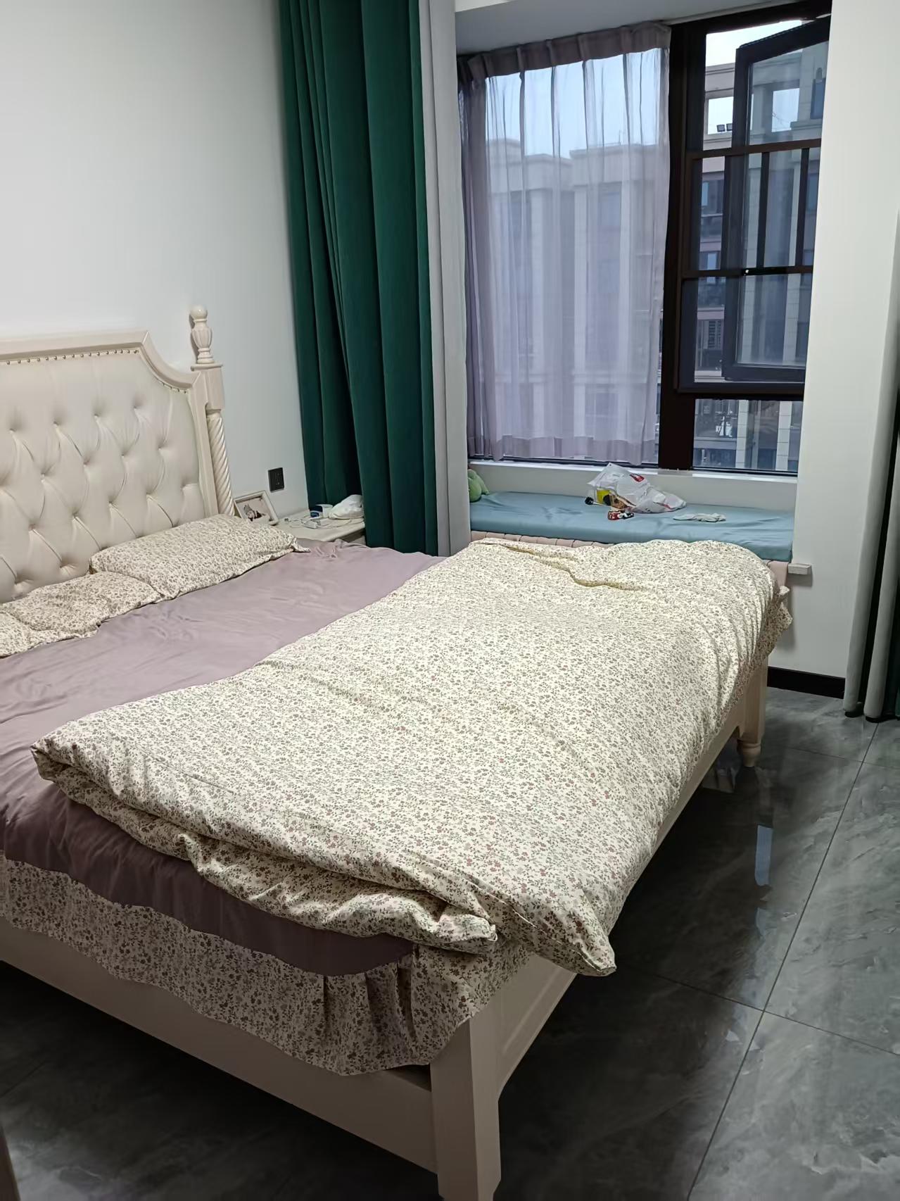 保利香槟国际  3室2厅2卫    2300.0元/月室内图