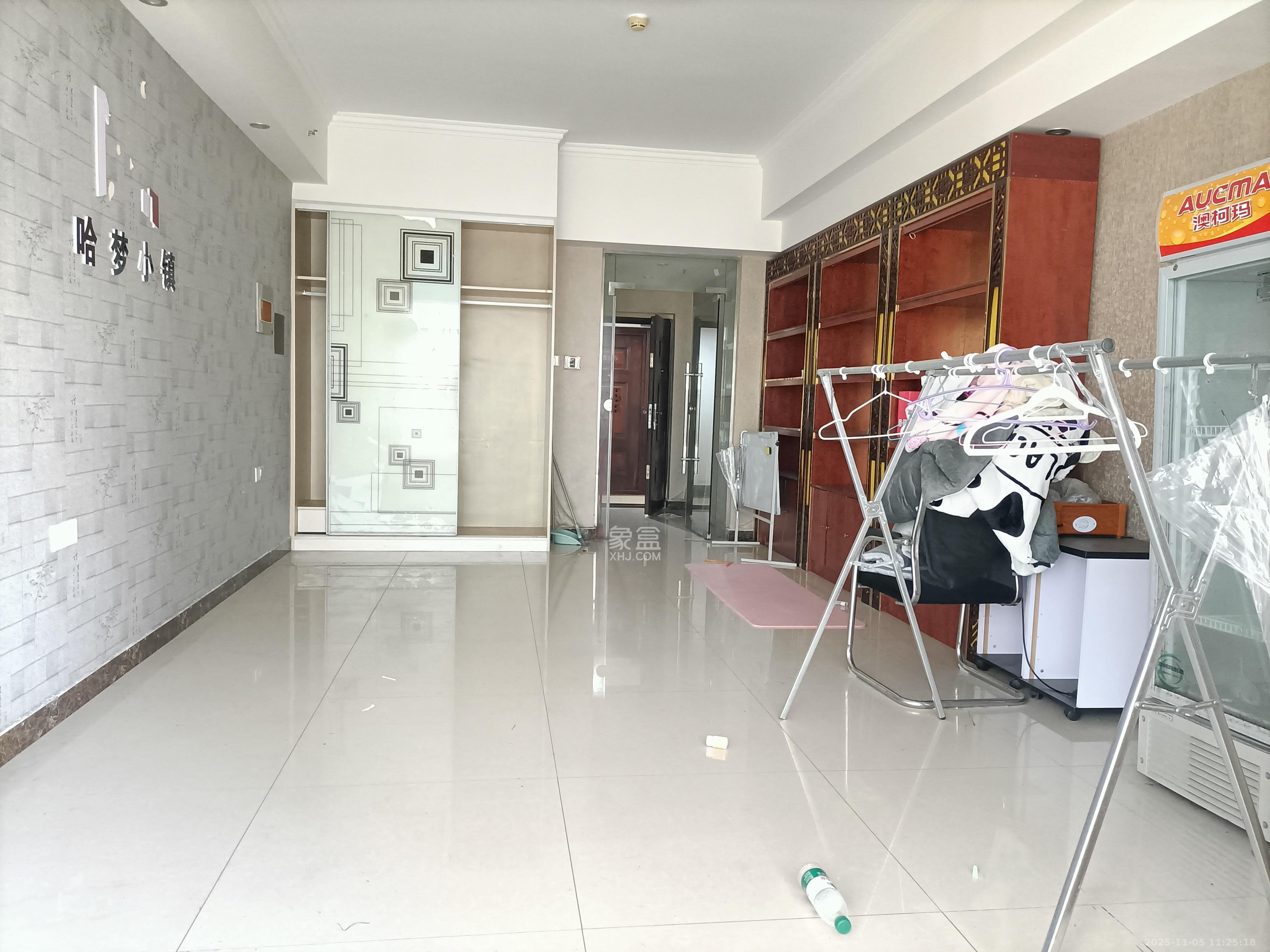 奥克斯广场  1室1厅1卫    1600.0元/月室内图