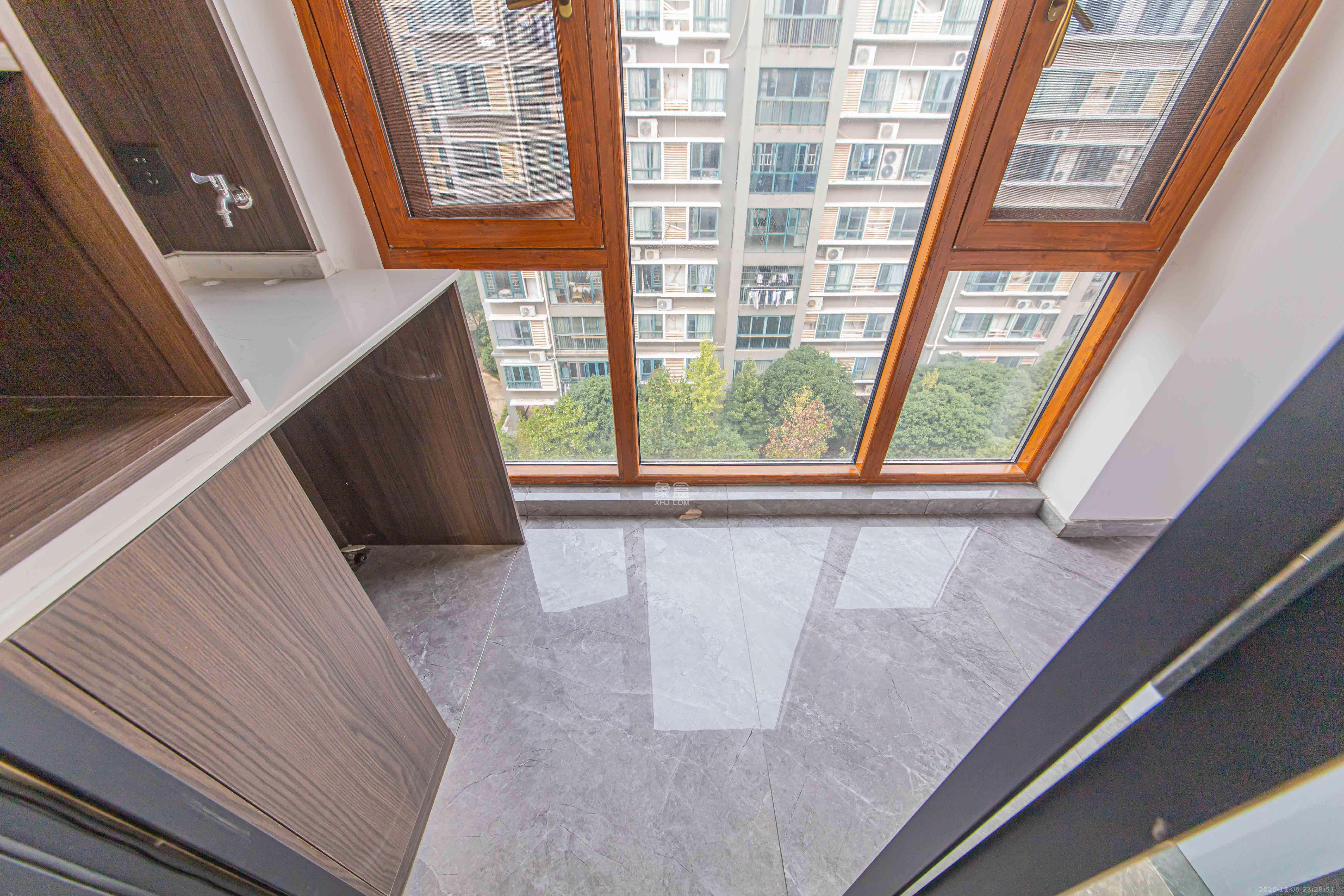 华天苑 3室2厅2卫 165.0万 华天苑 3室2厅2卫 165.0万阳台