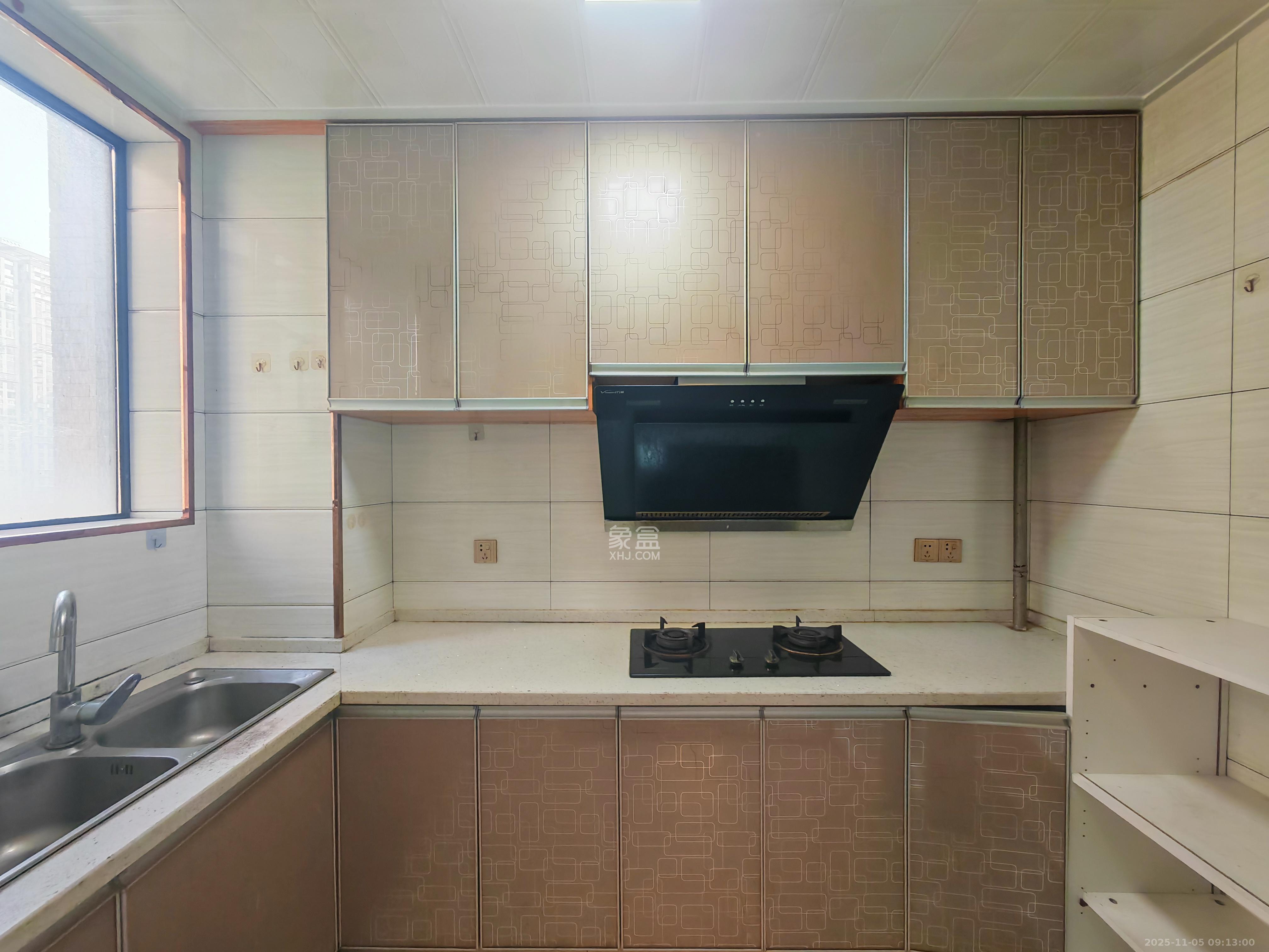 东岸梅园小区  2室2厅1卫    2000.0元/月室内图