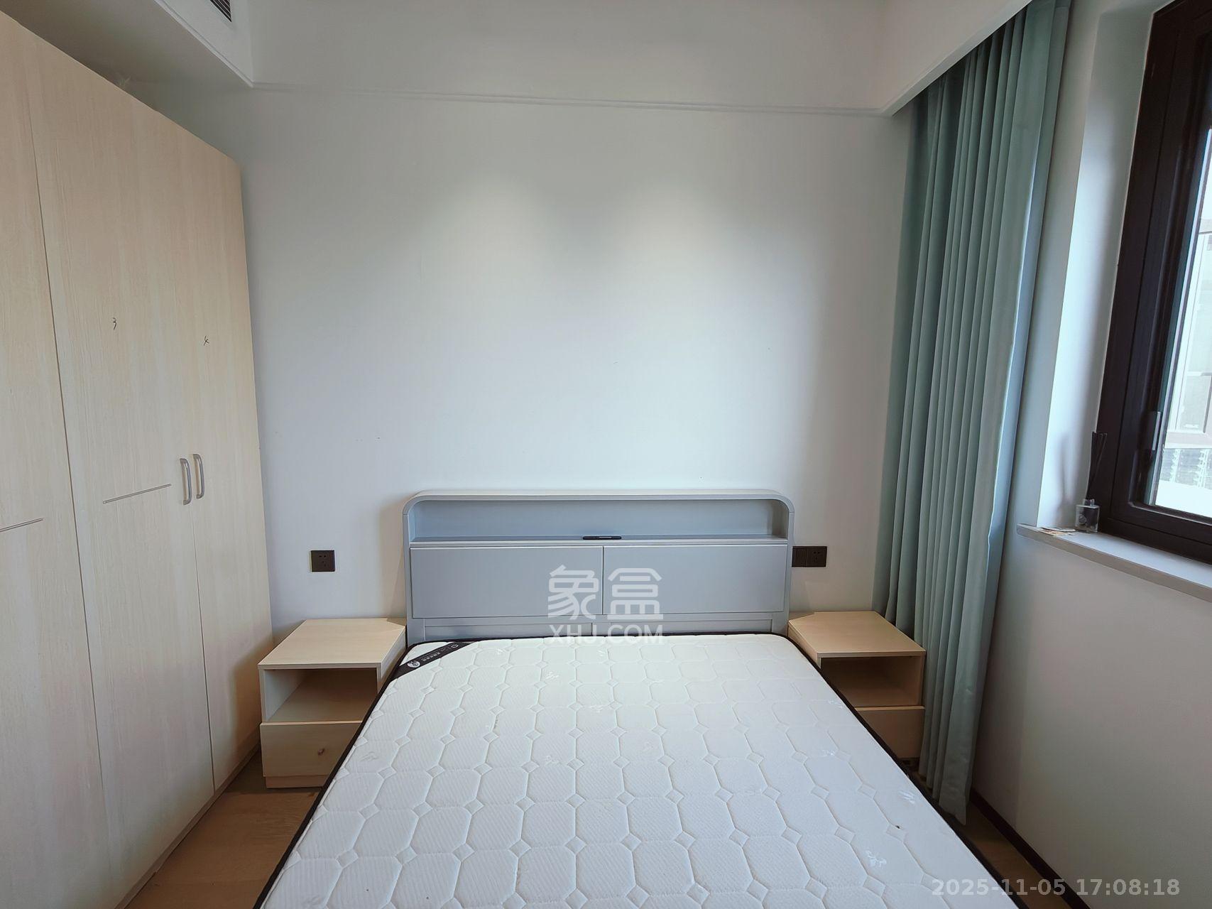 万科滨河道  3室2厅2卫    3000.0元/月室内图